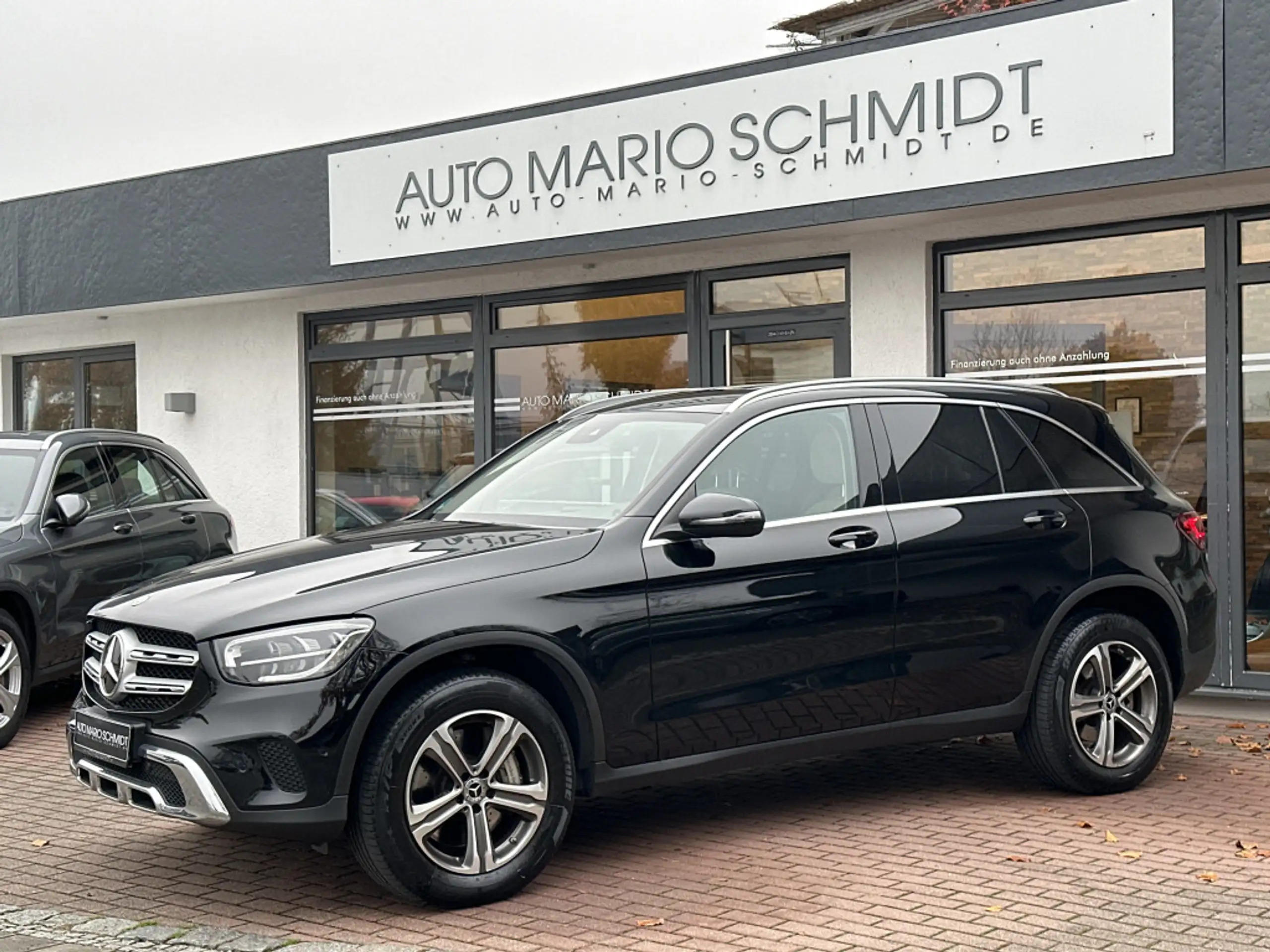 Mercedes-Benz - GLC 300