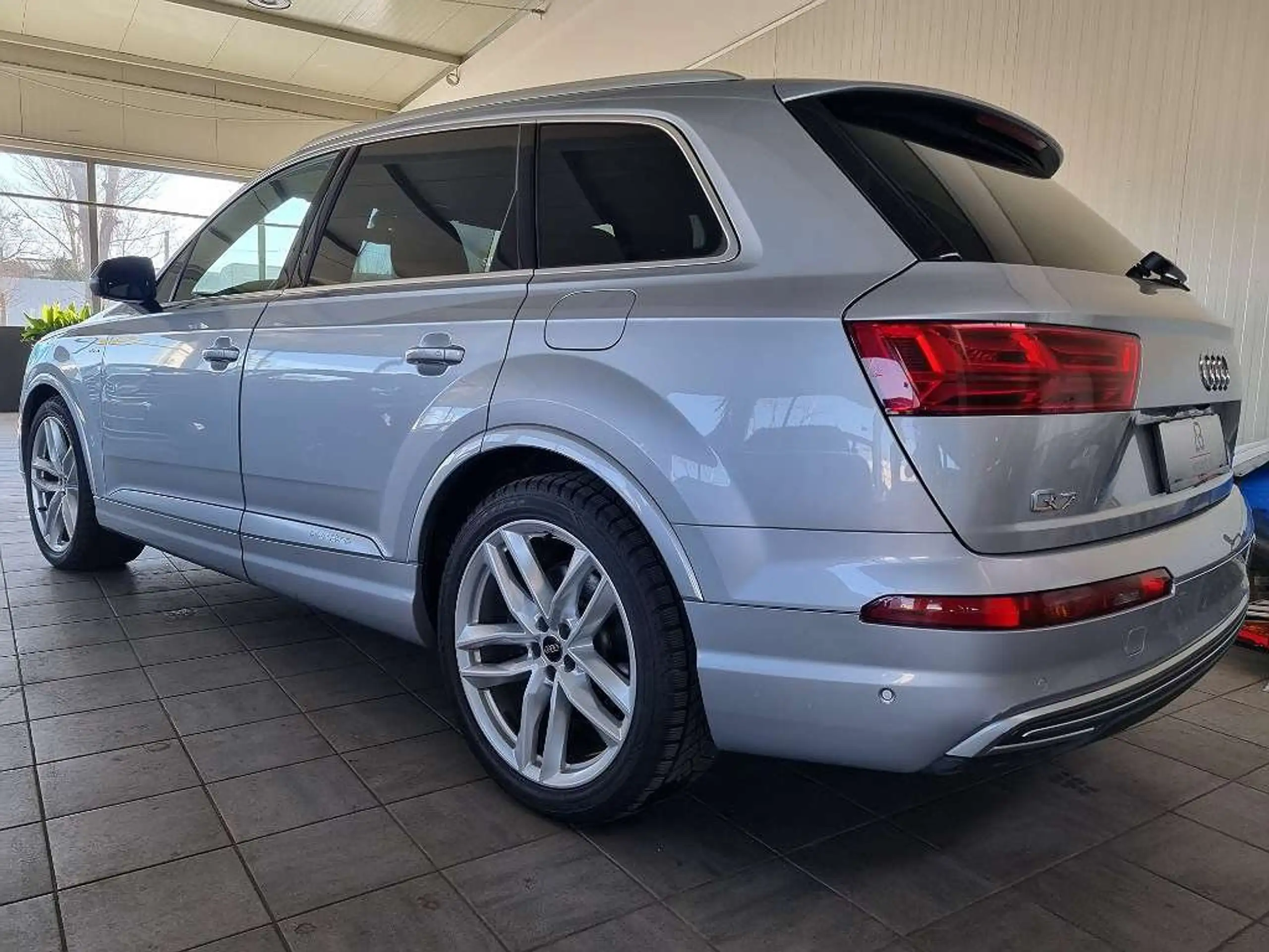 Audi - Q7