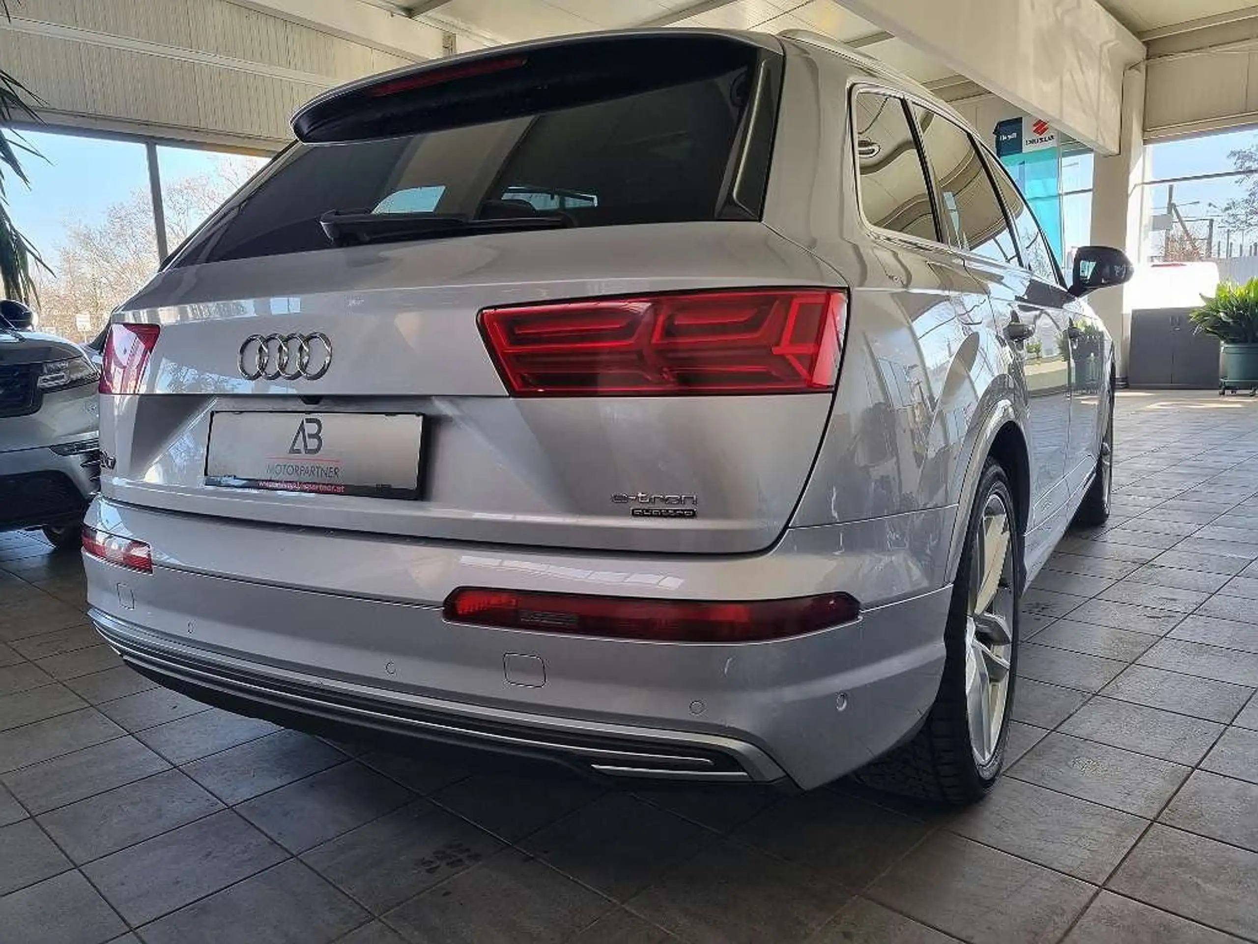 Audi - Q7