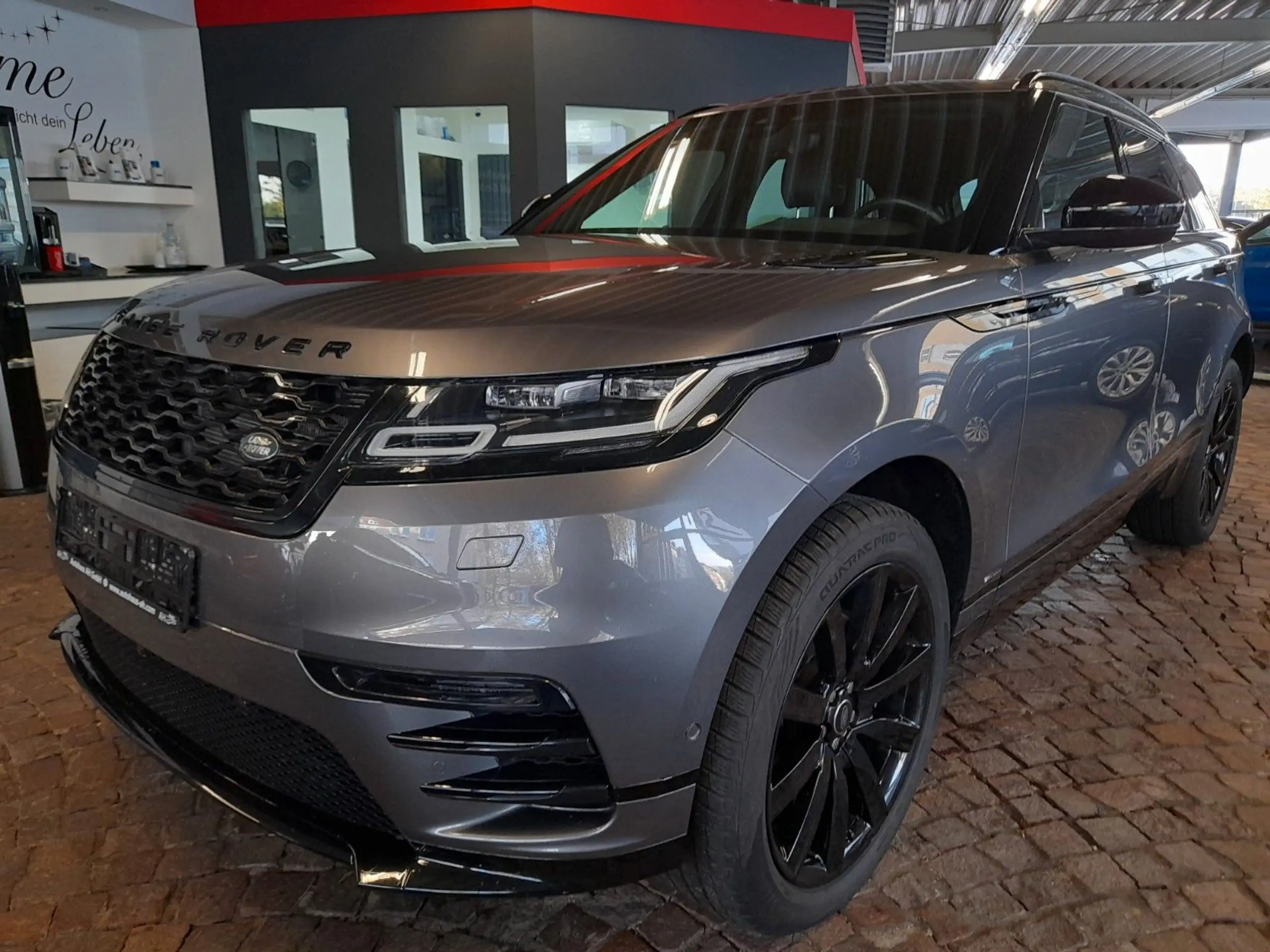 Land Rover - Range Rover Velar