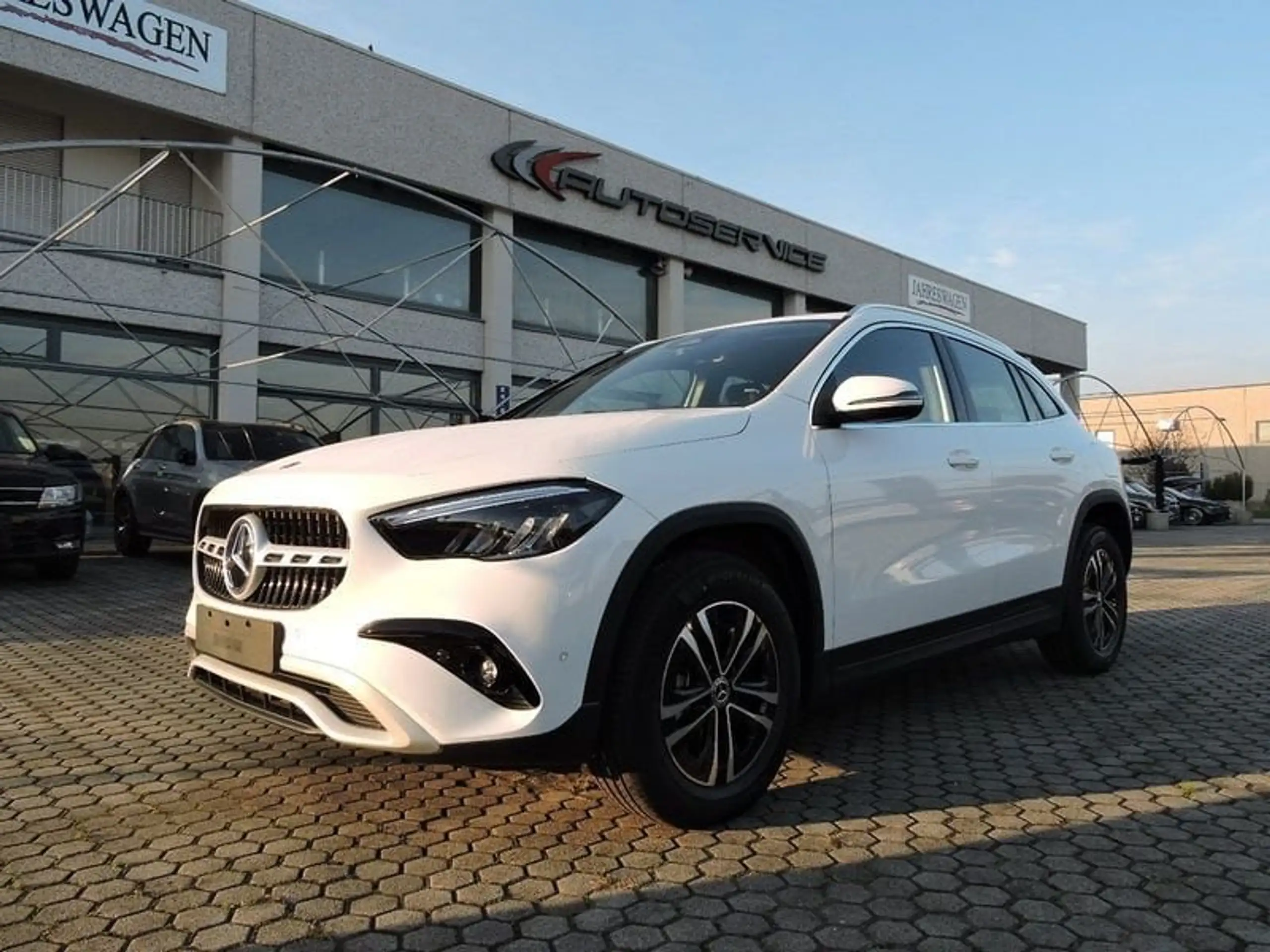 Mercedes-Benz - GLA 180