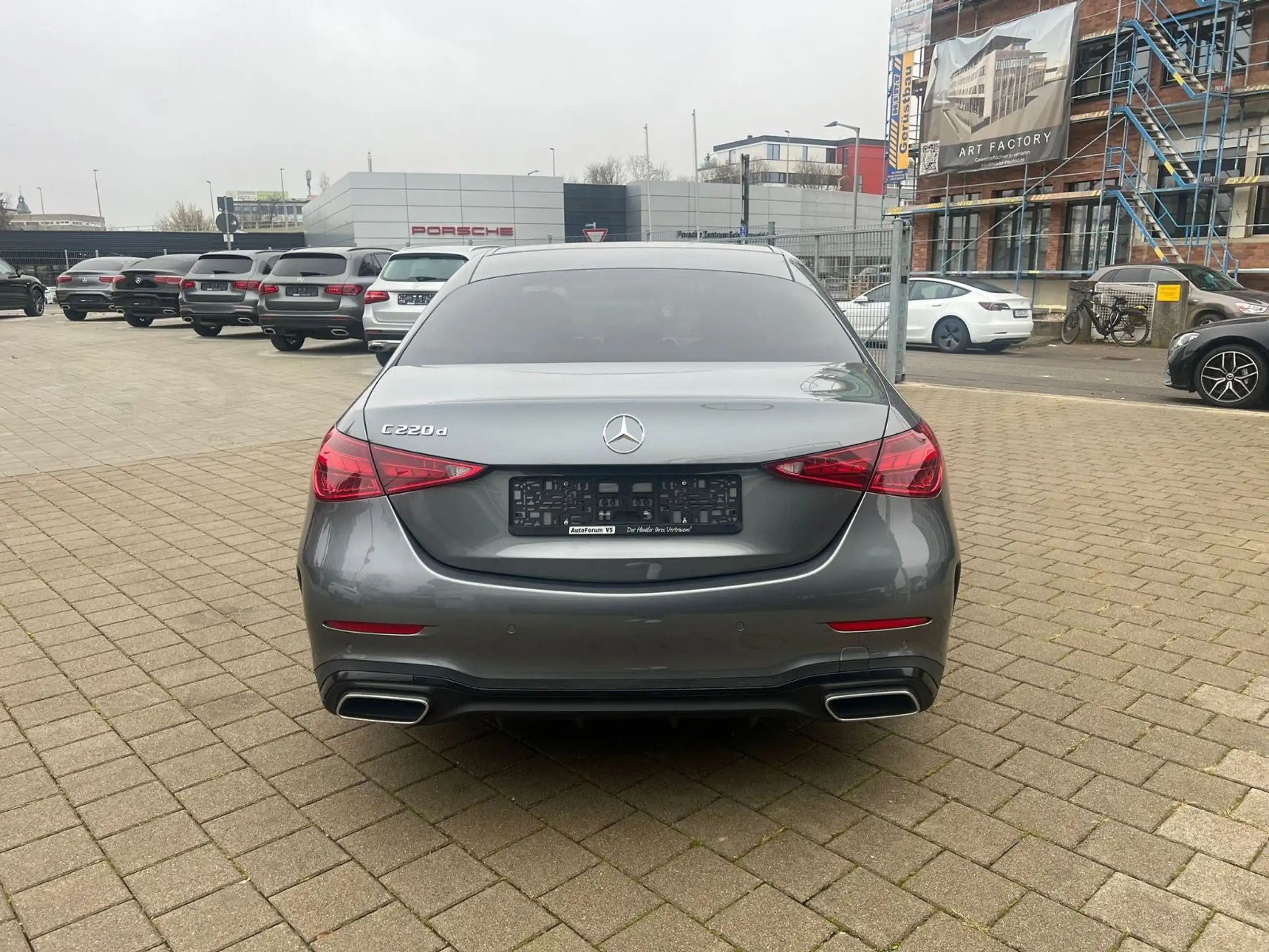 Mercedes-Benz - C 220