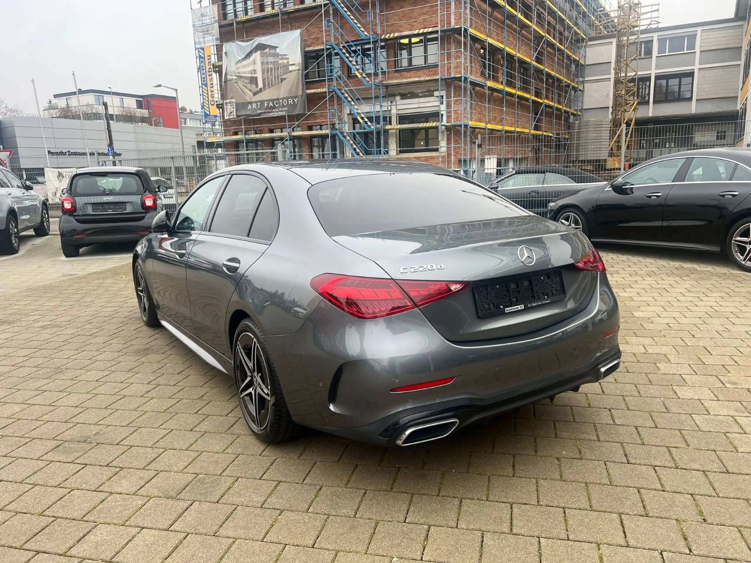 Mercedes-Benz - C 220