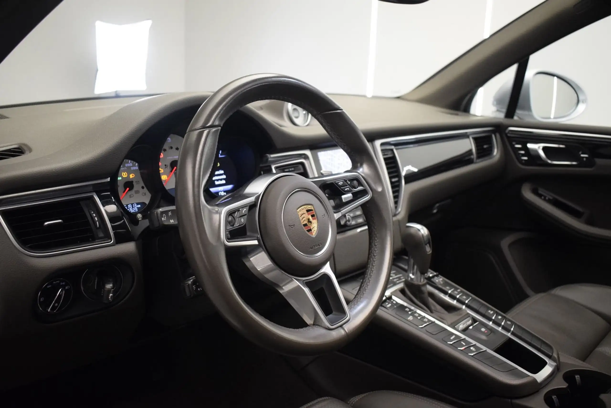 Porsche - Macan