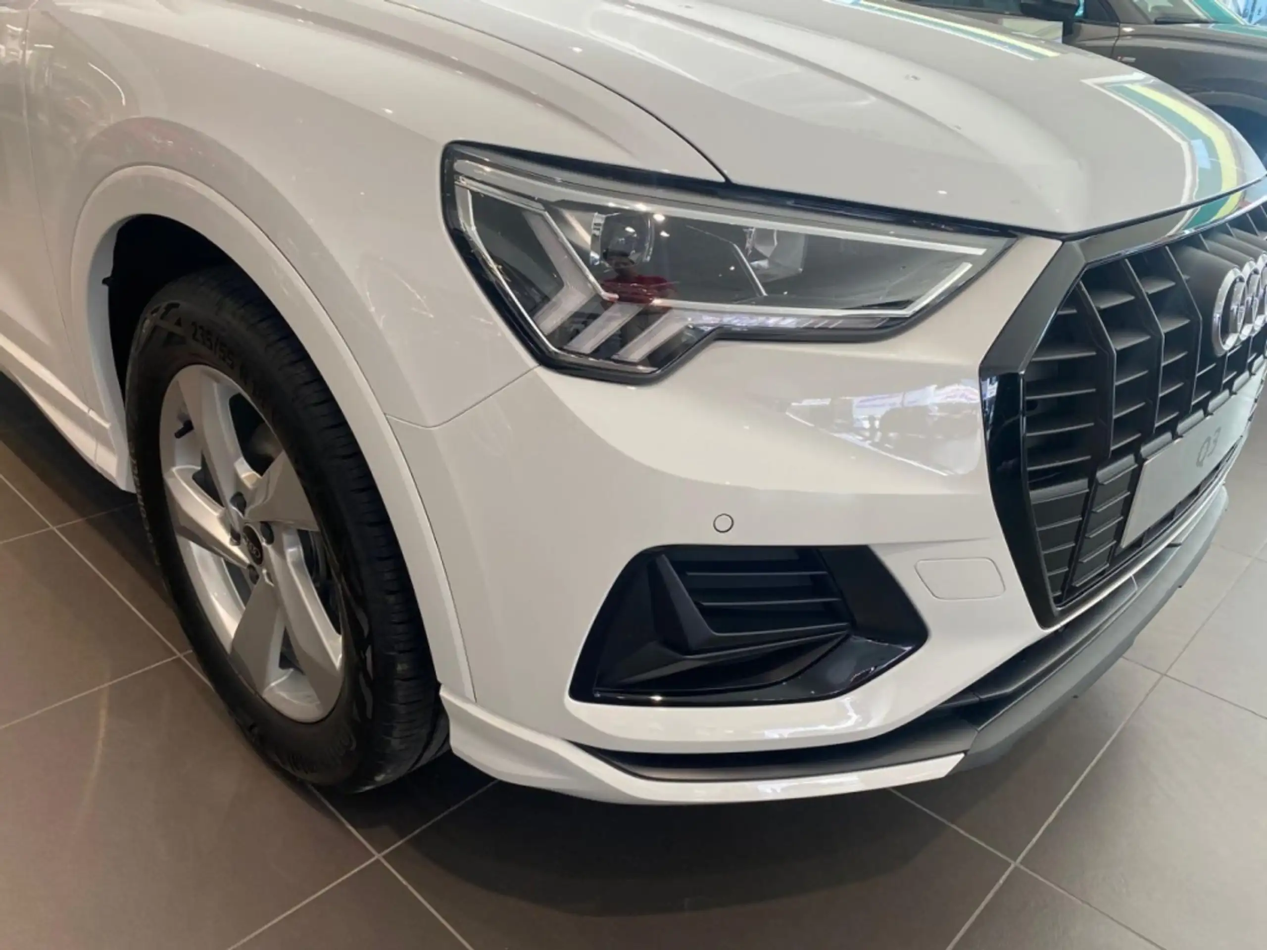 Audi - Q3