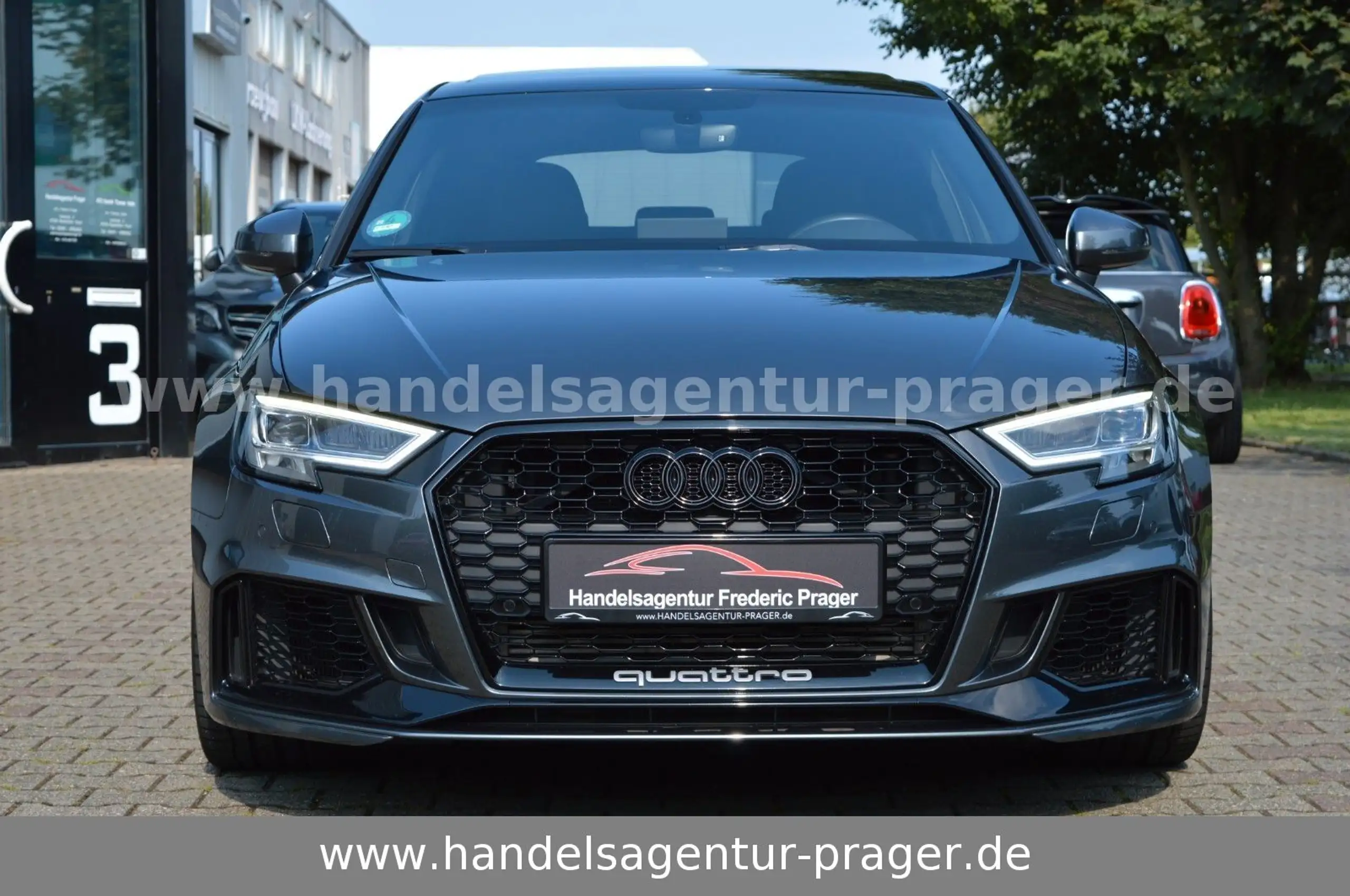 Audi - RS3