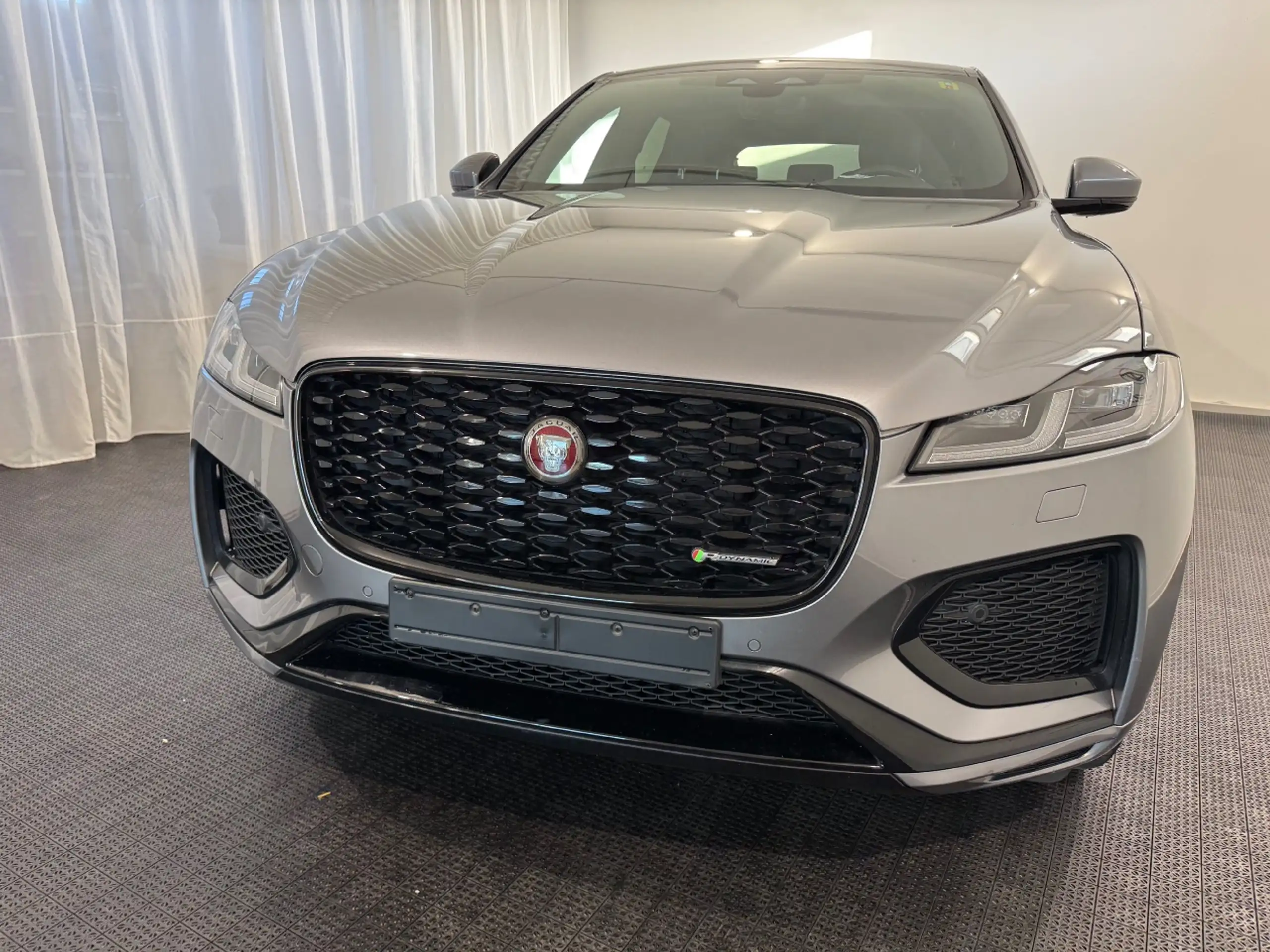 Jaguar - F-Pace