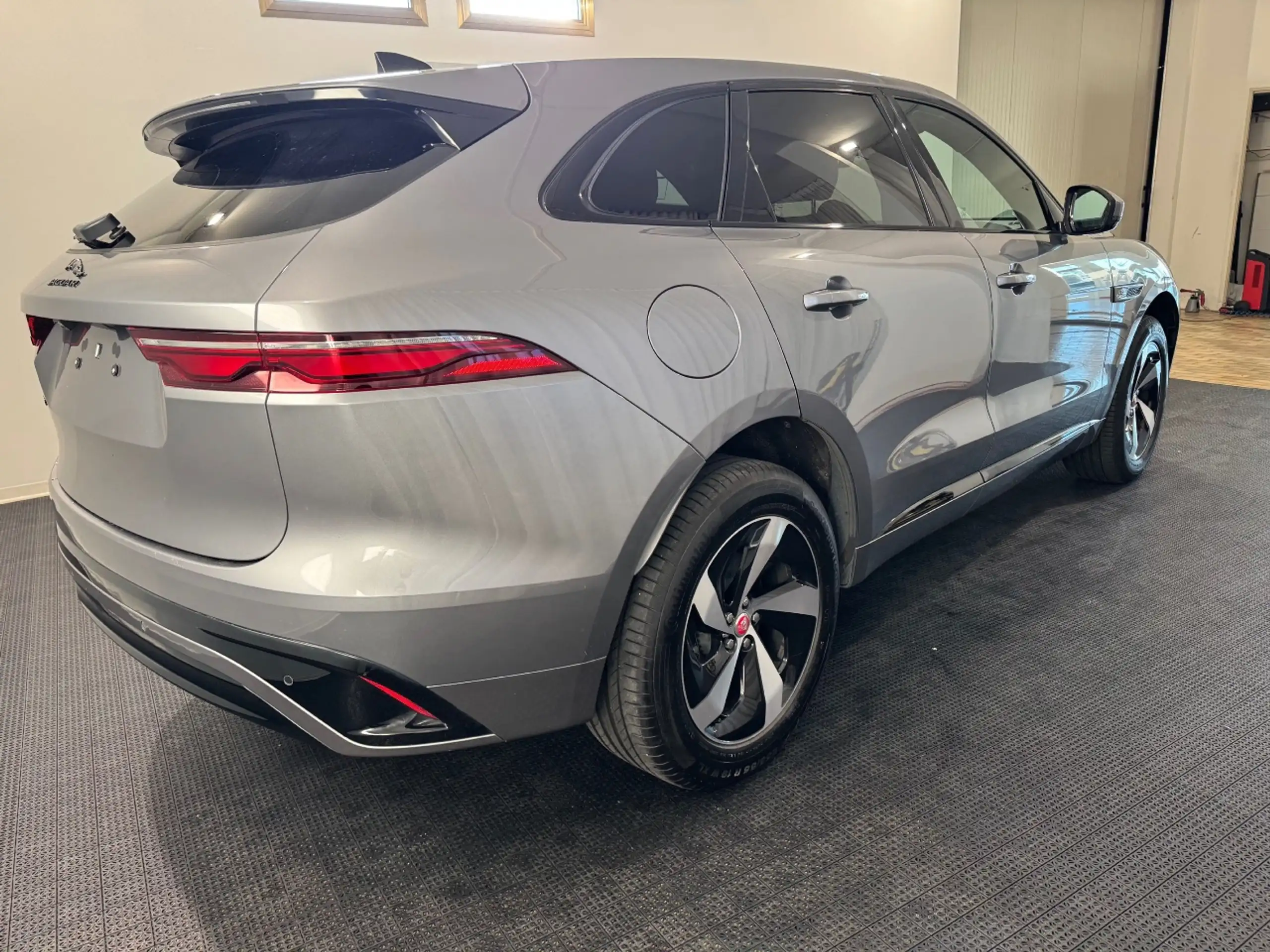 Jaguar - F-Pace