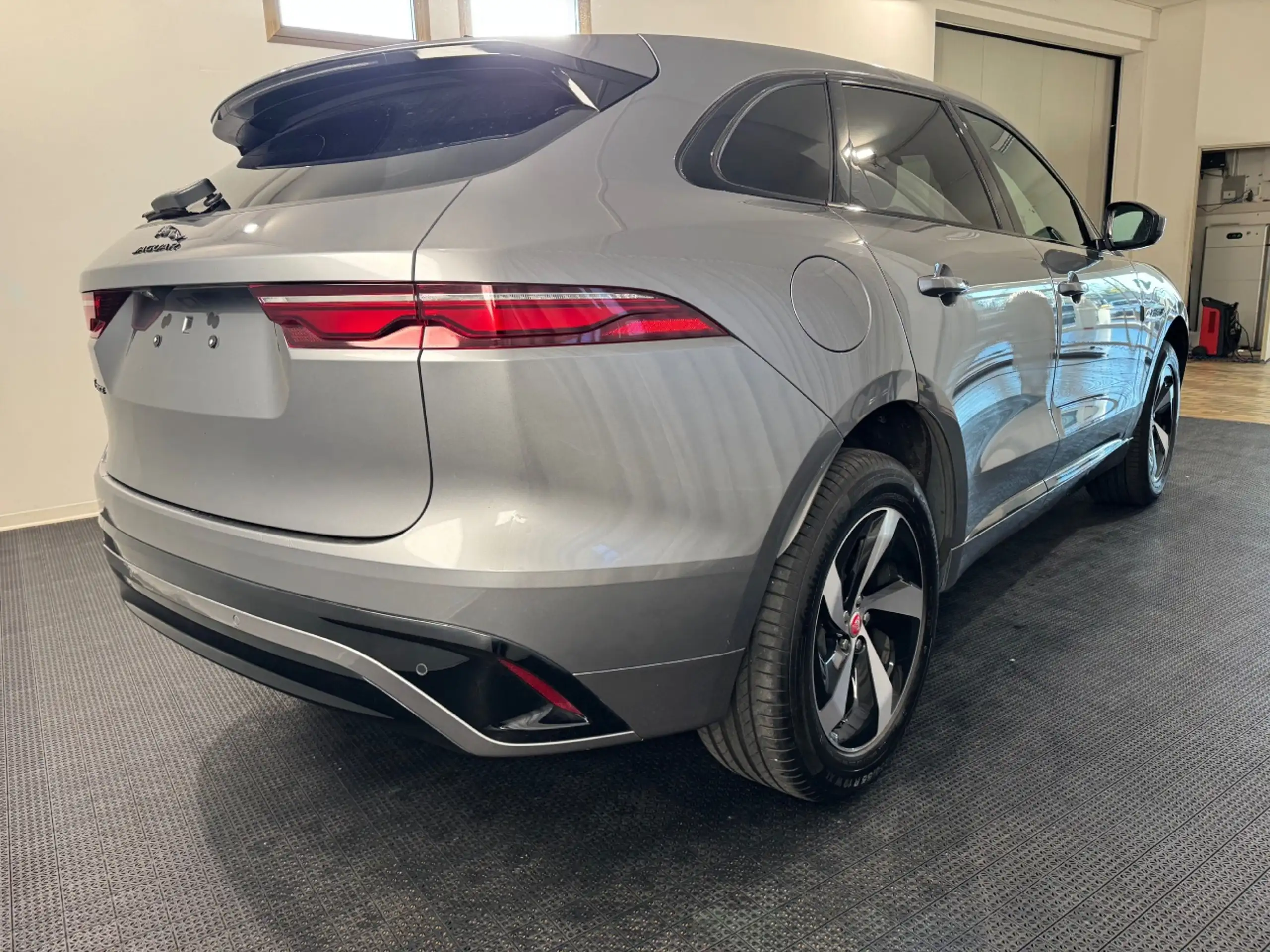 Jaguar - F-Pace