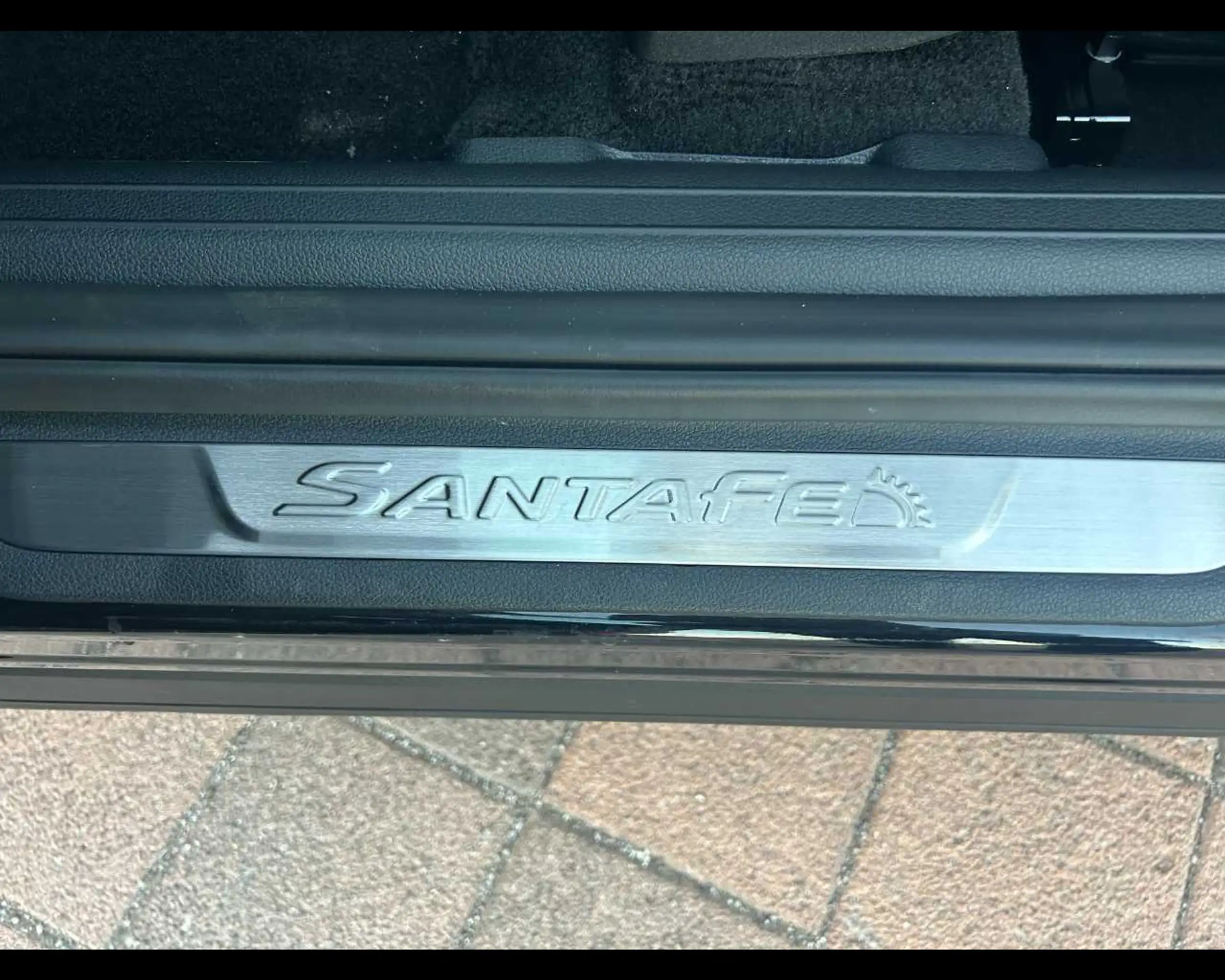 Hyundai - SANTA FE