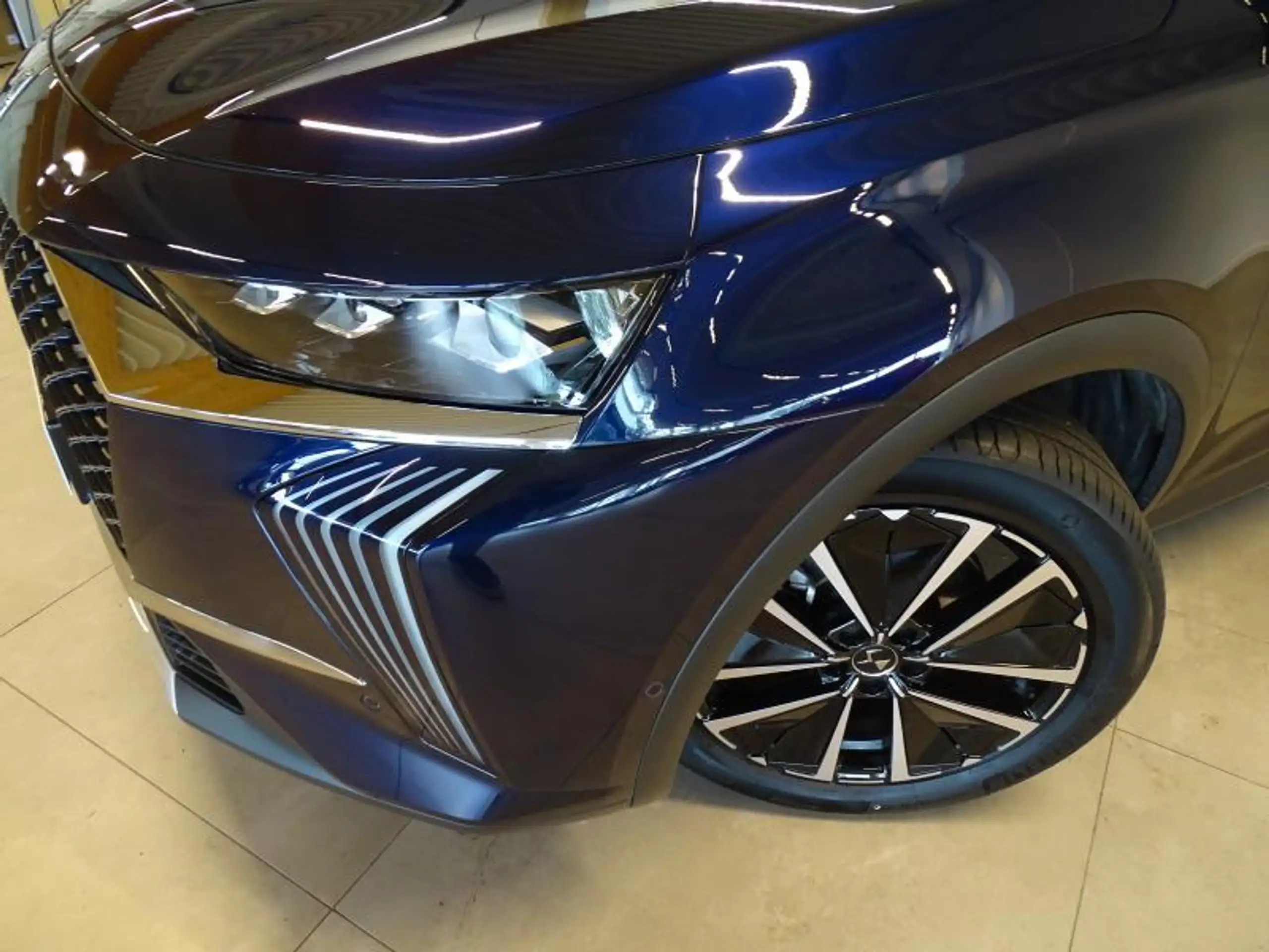 DS Automobiles - DS 7 Crossback