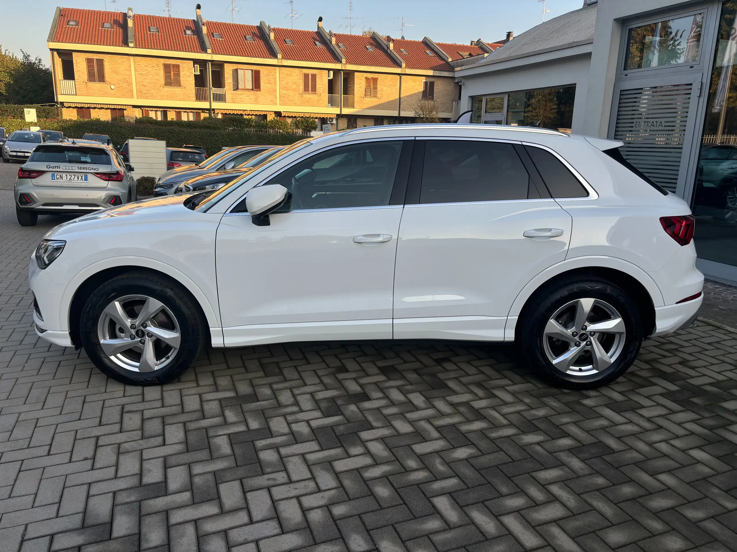 Audi - Q3