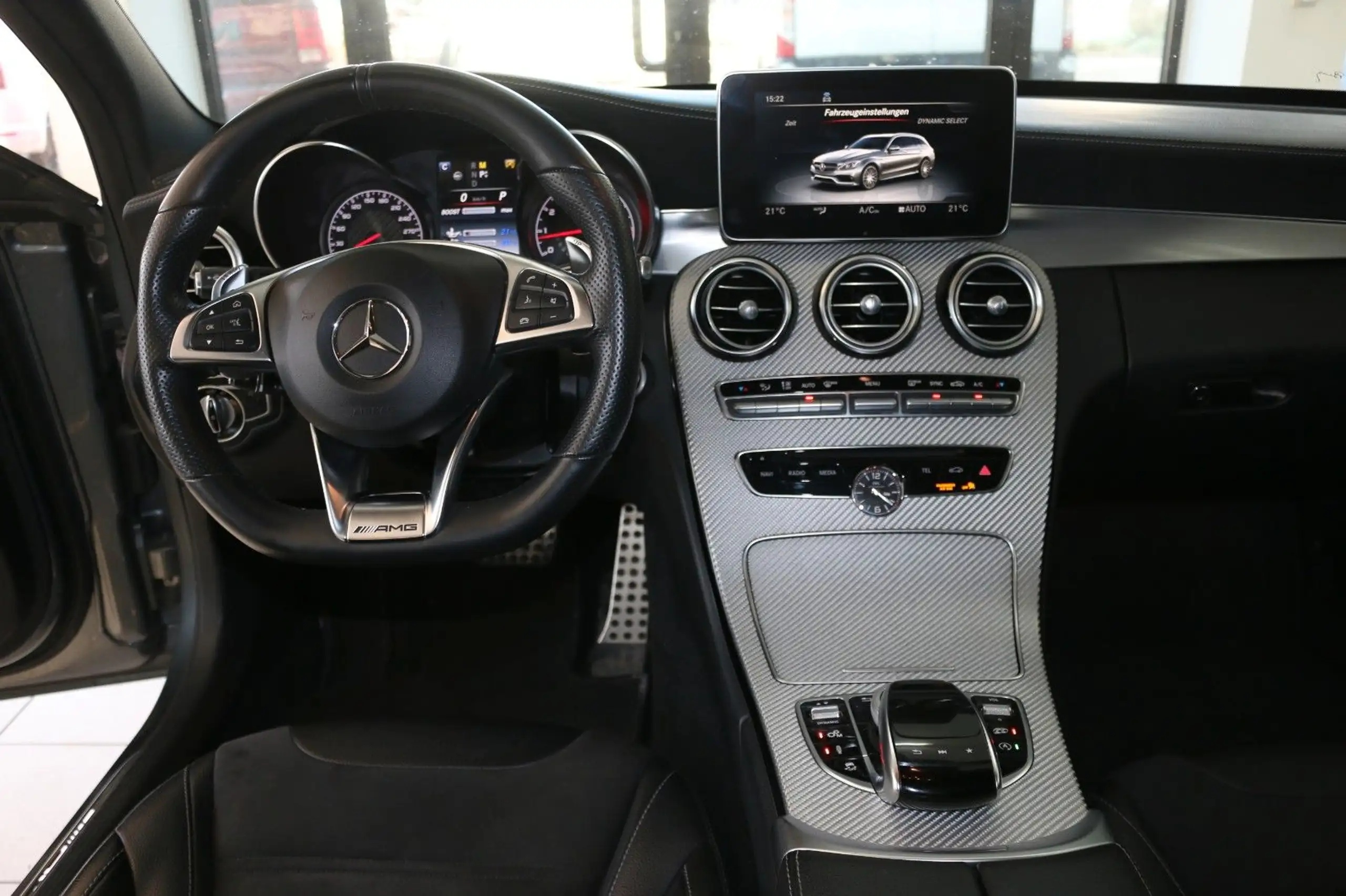 Mercedes-Benz - C 63 AMG