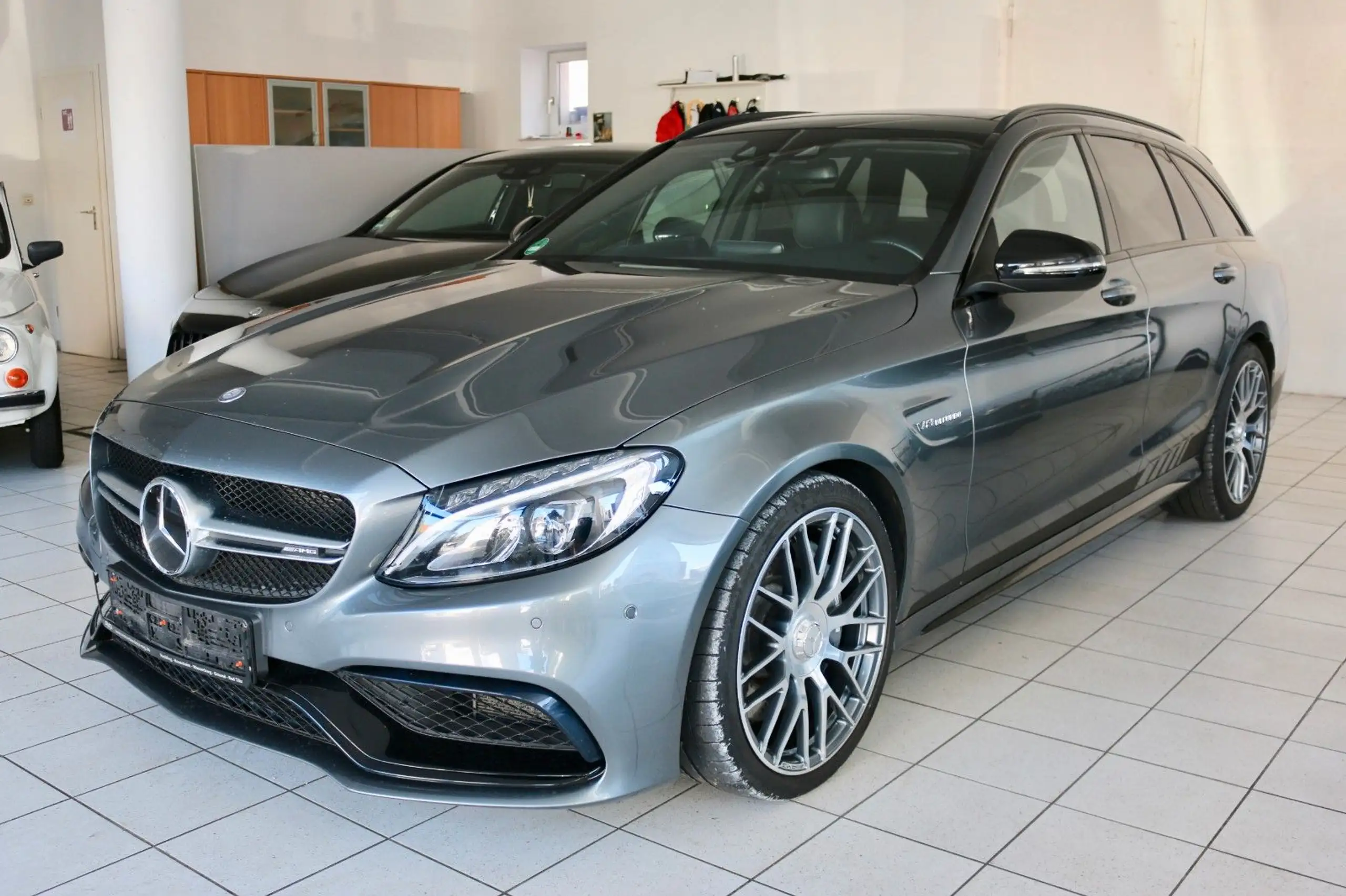 Mercedes-Benz - C 63 AMG