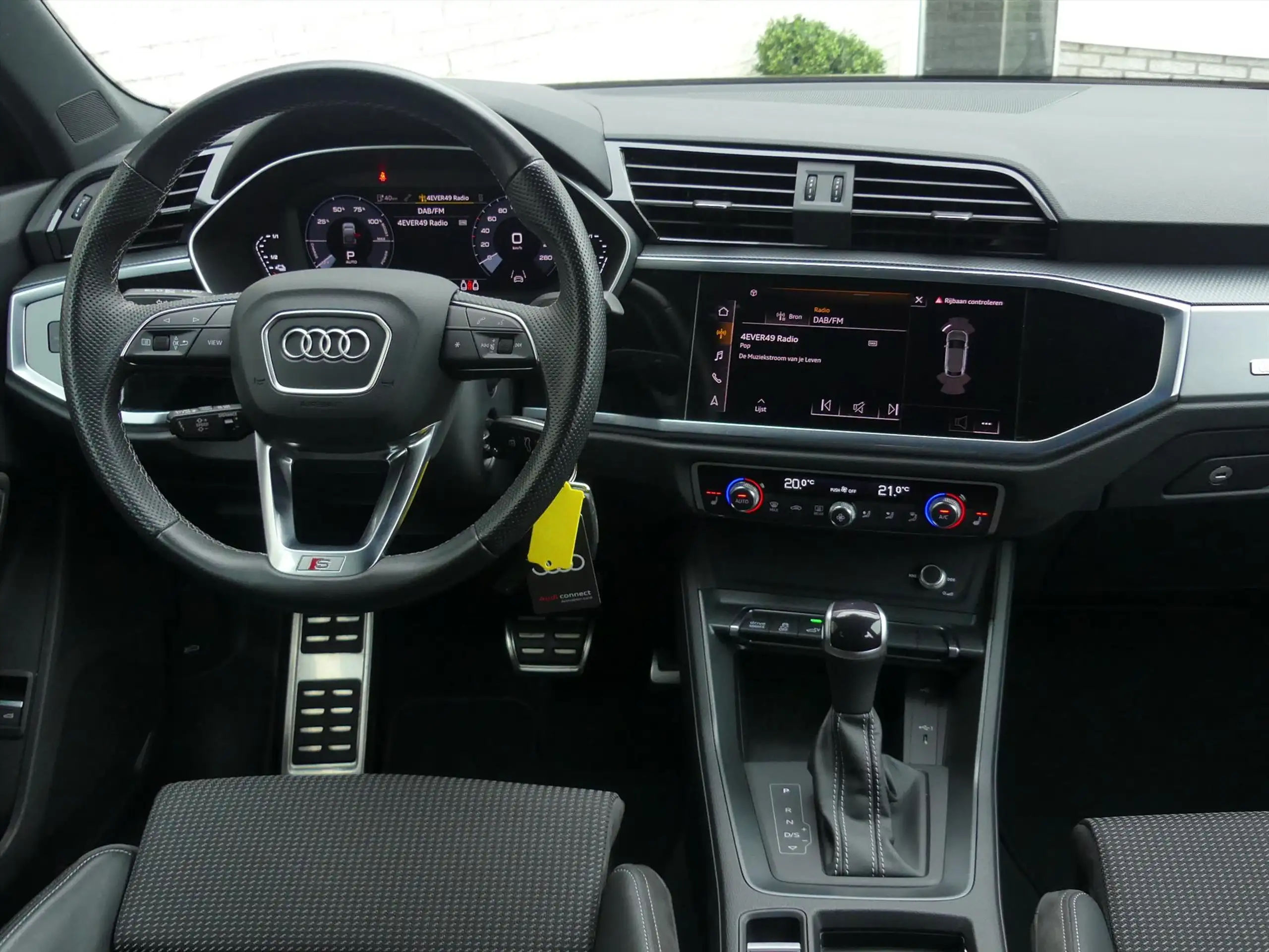 Audi - Q3