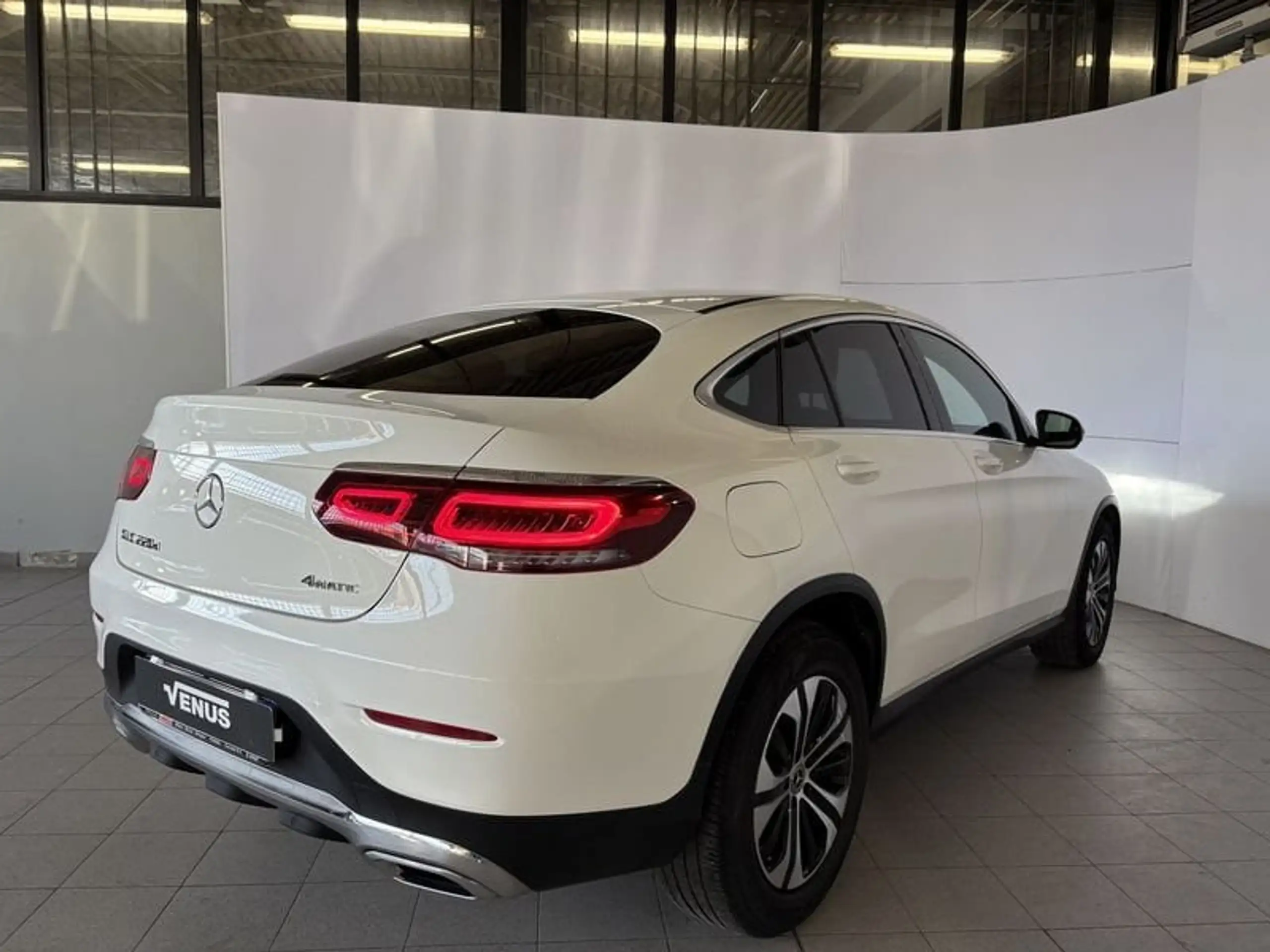 Mercedes-Benz - GLC 220