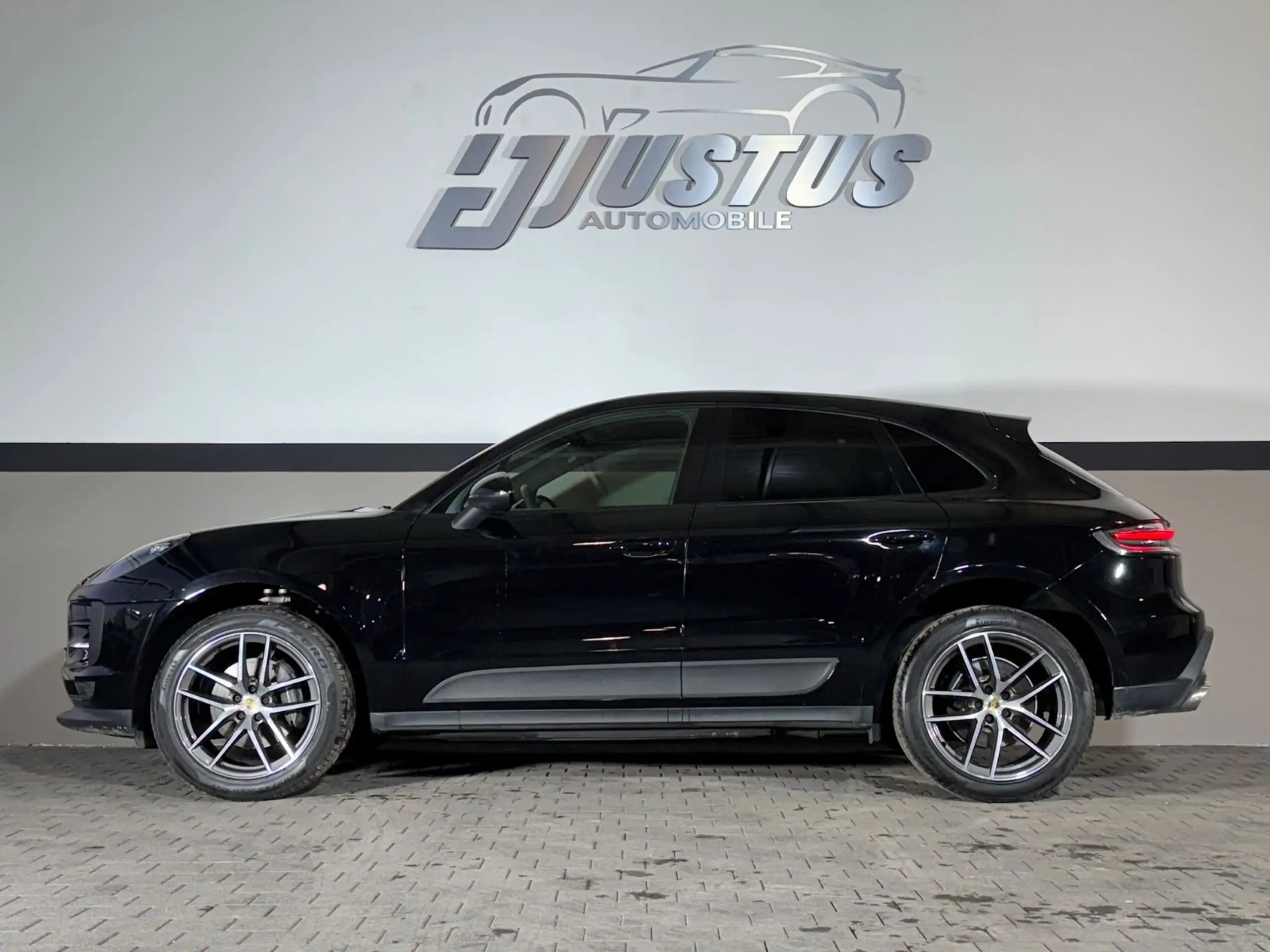 Porsche - Macan