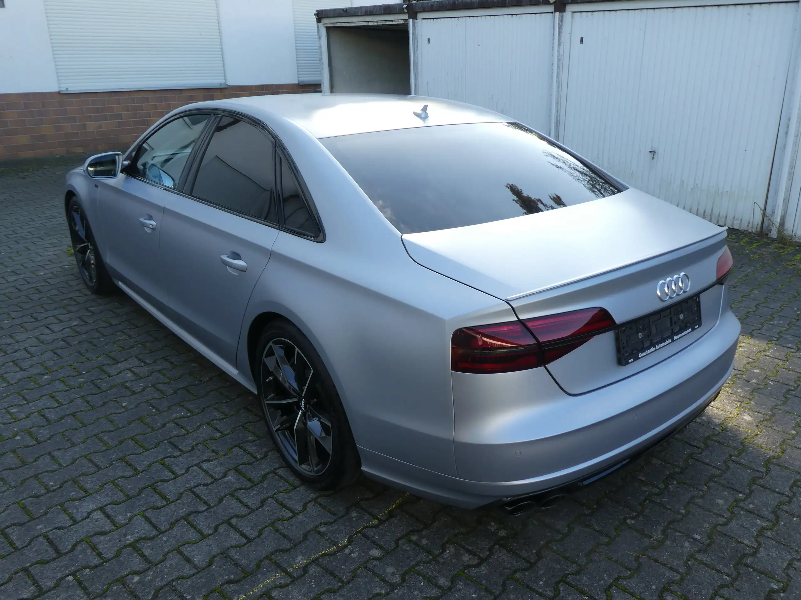 Audi - S8