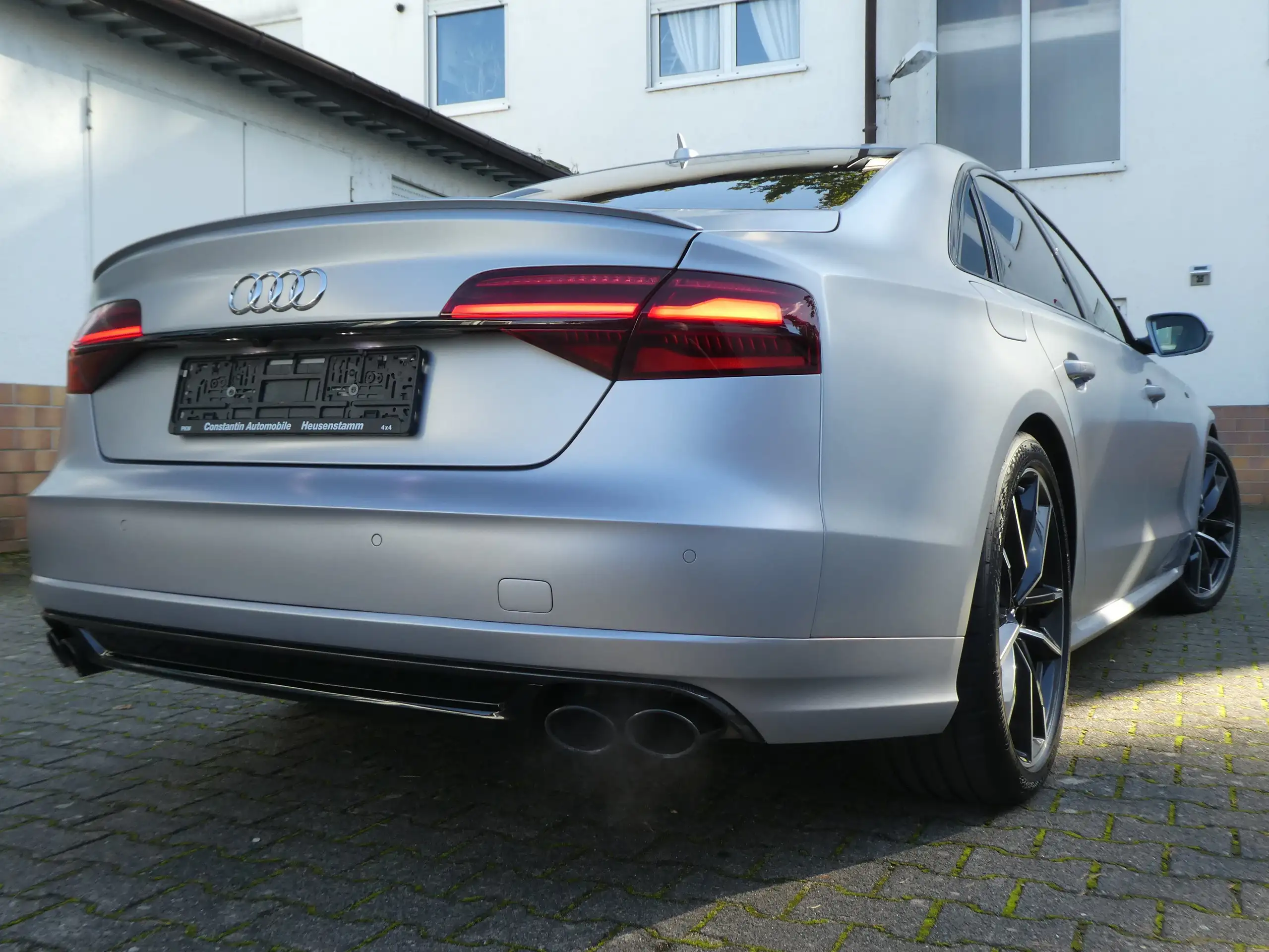 Audi - S8