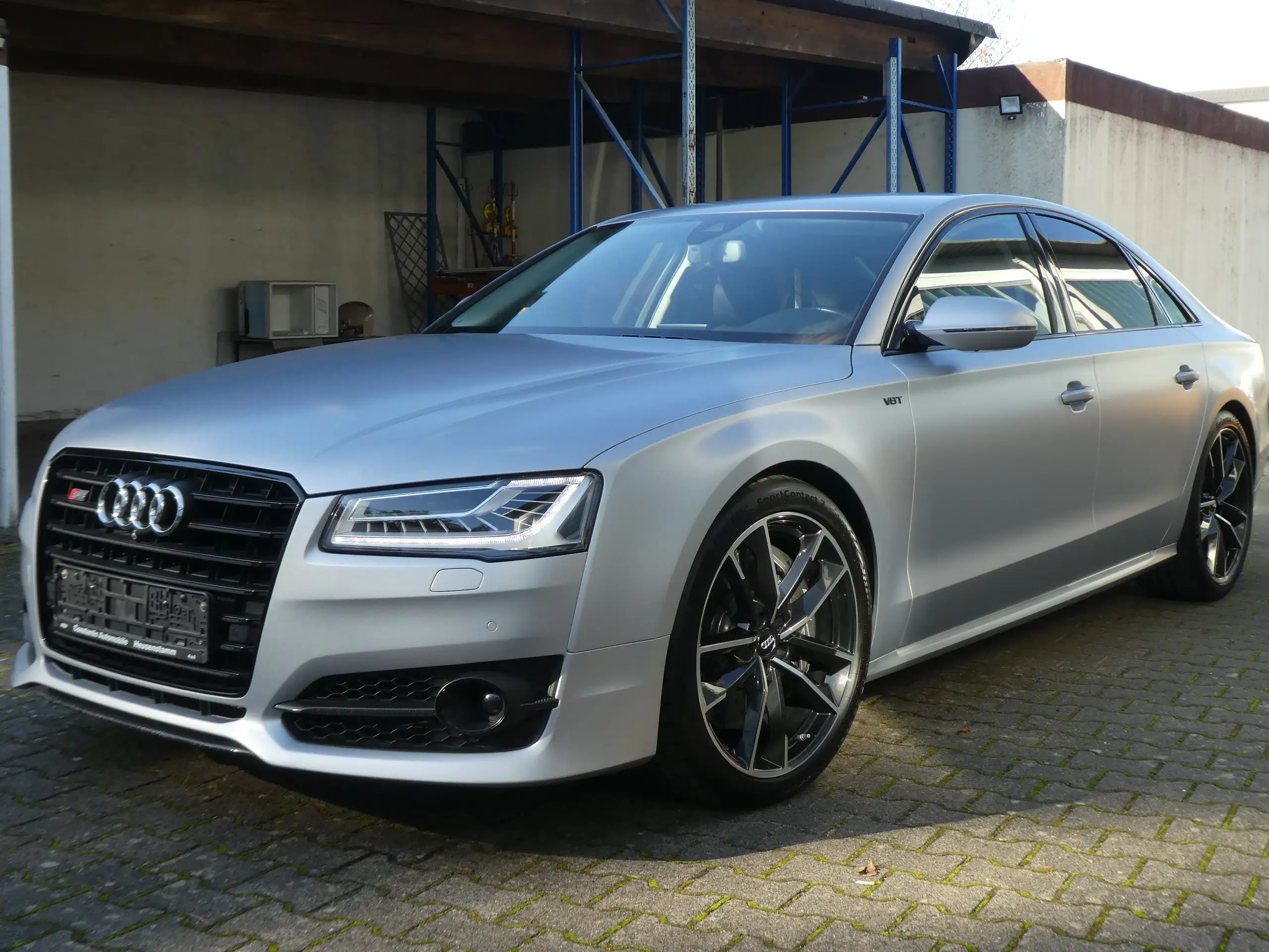 Audi - S8