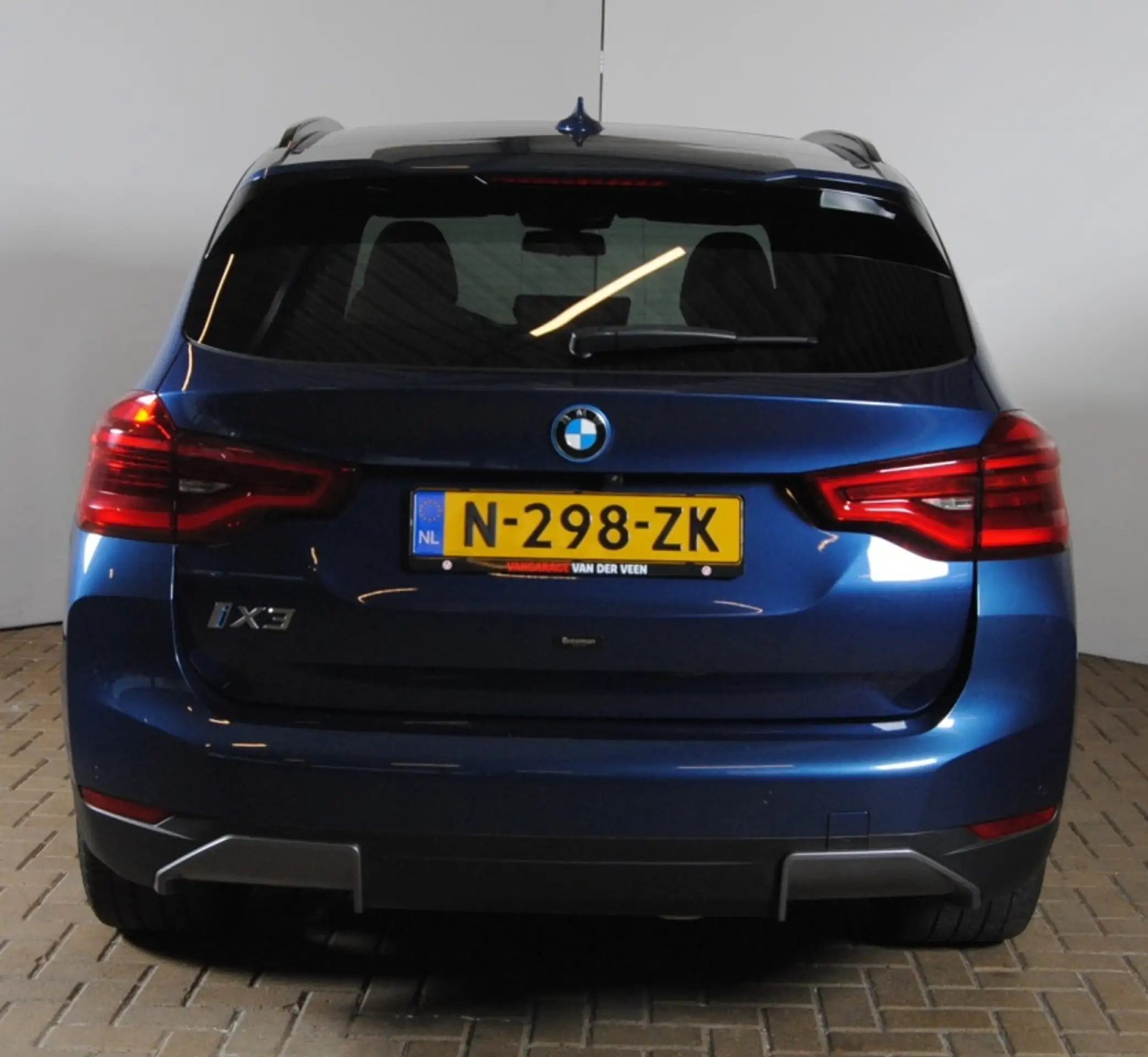 BMW - iX3