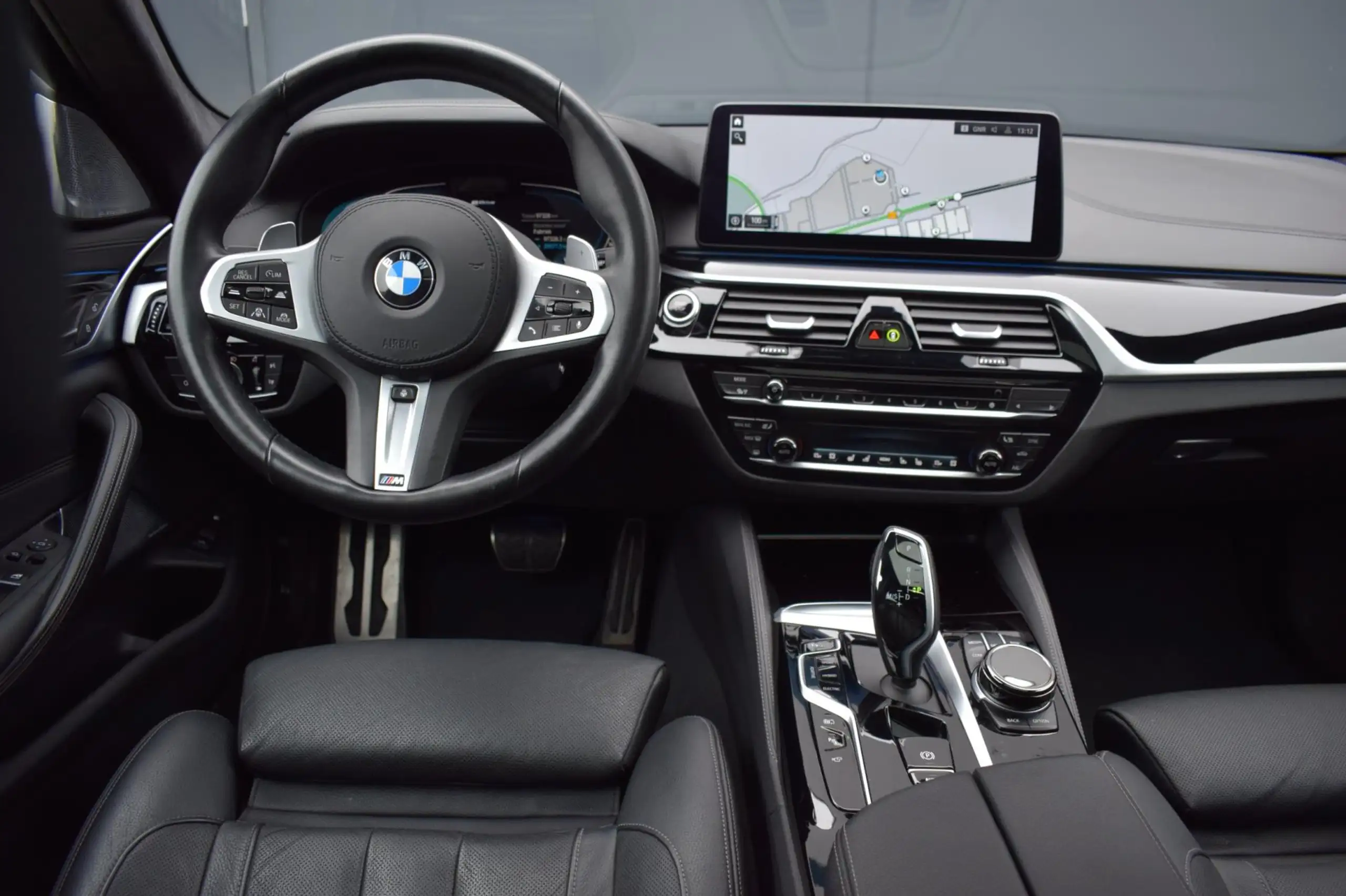 BMW - 530