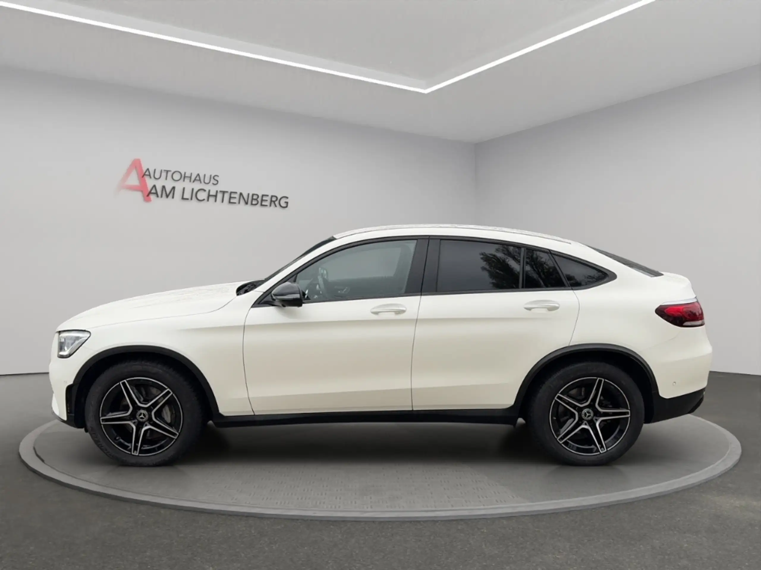 Mercedes-Benz - GLC 300