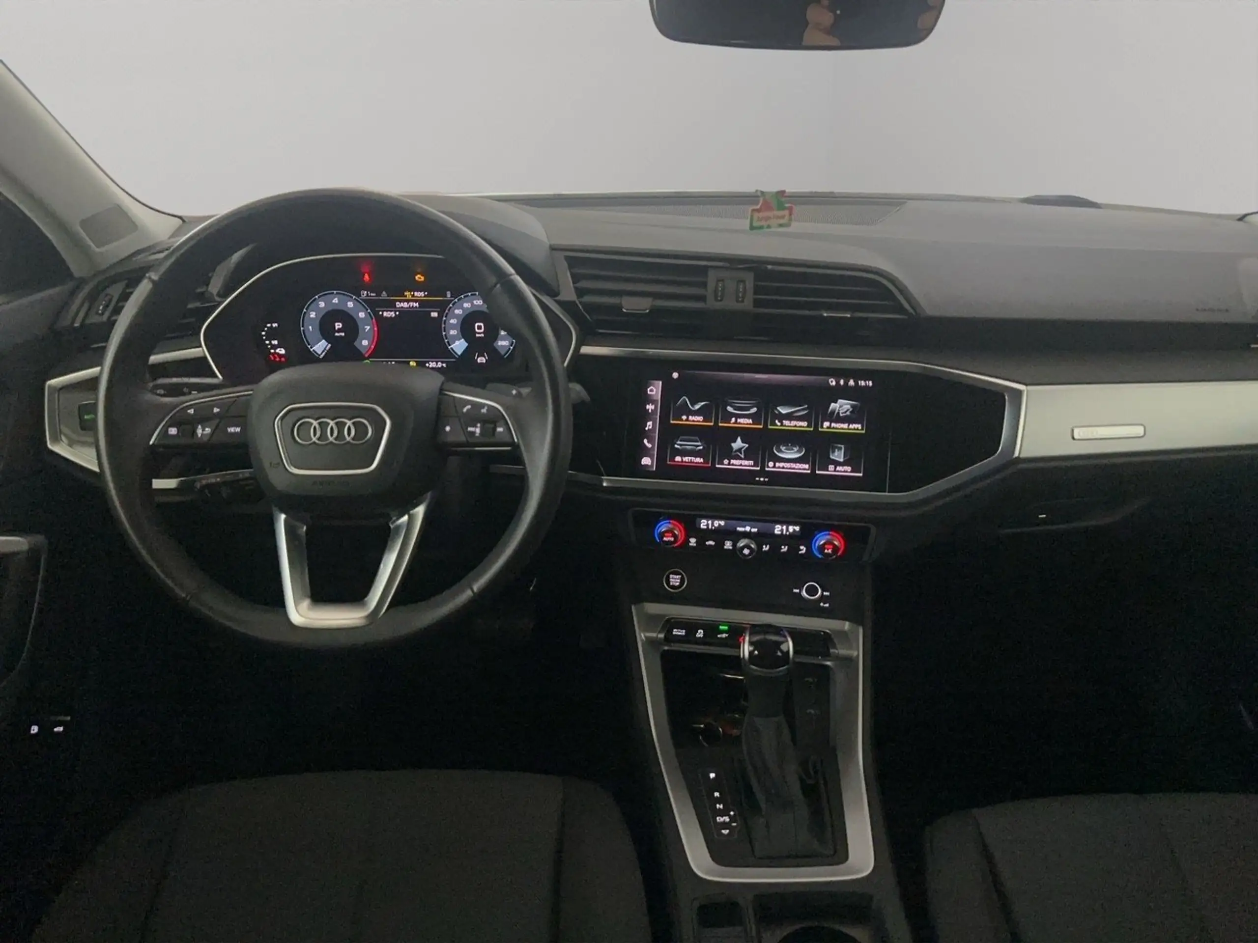 Audi - Q3