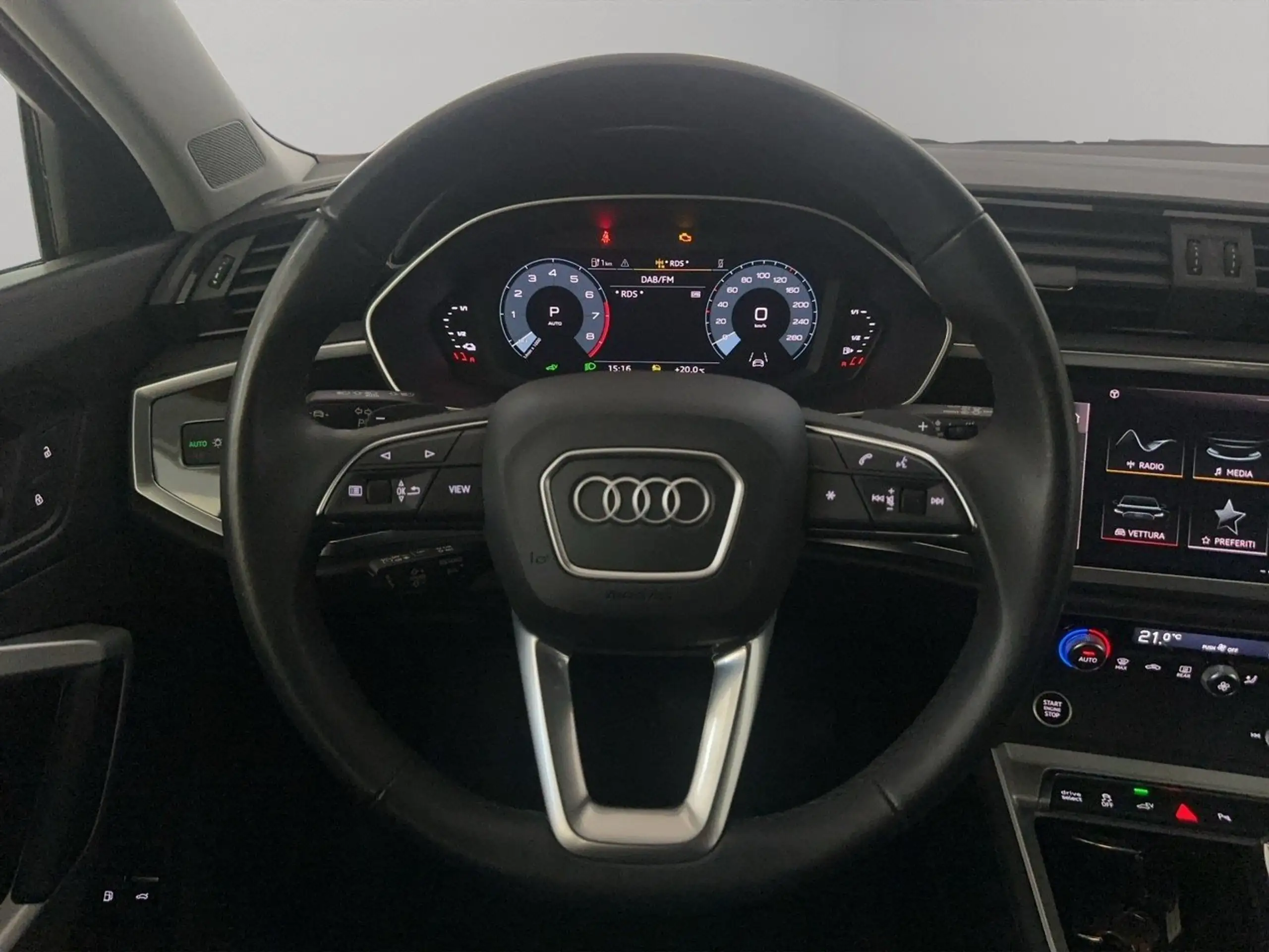 Audi - Q3