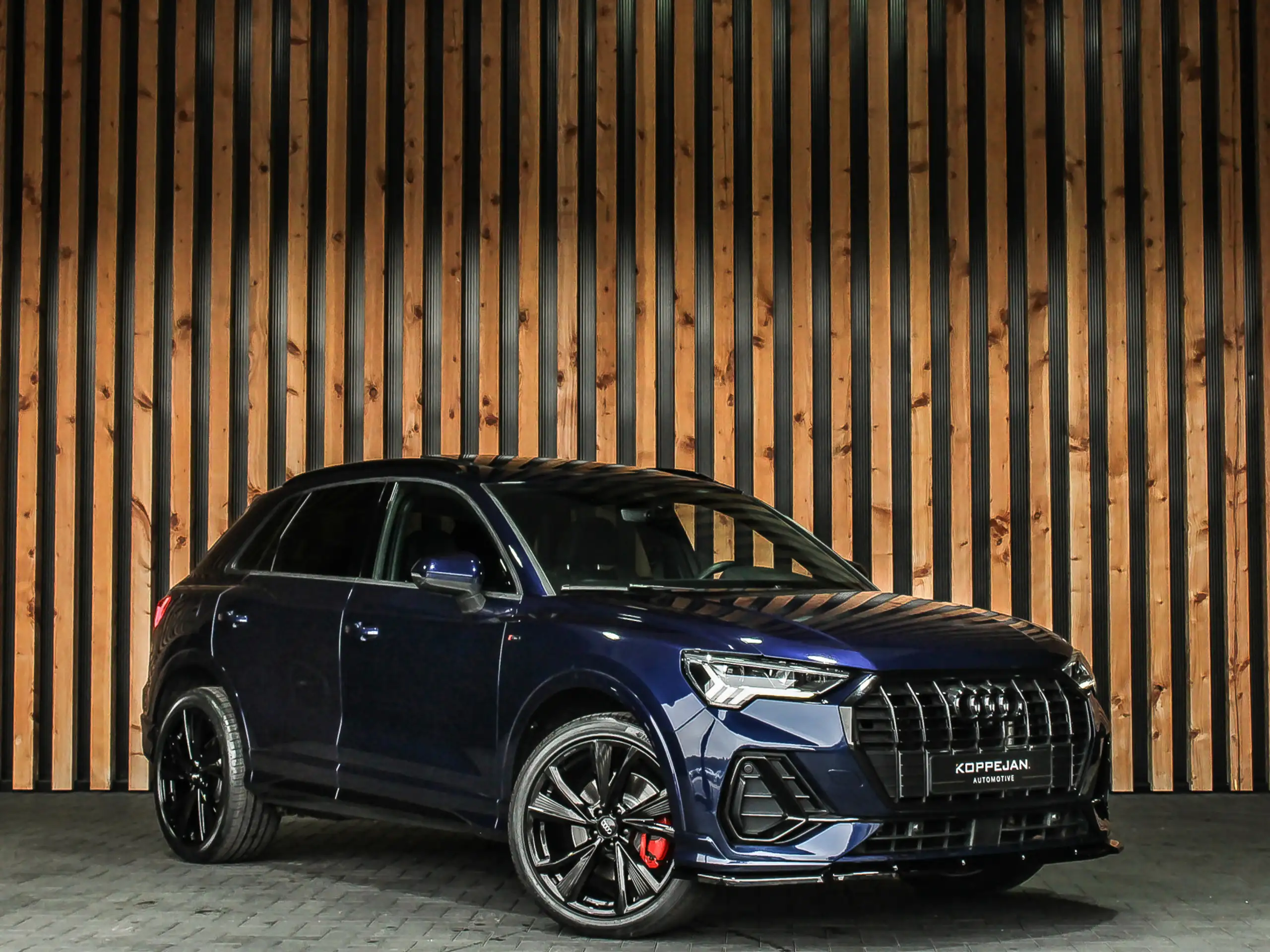 Audi - Q3