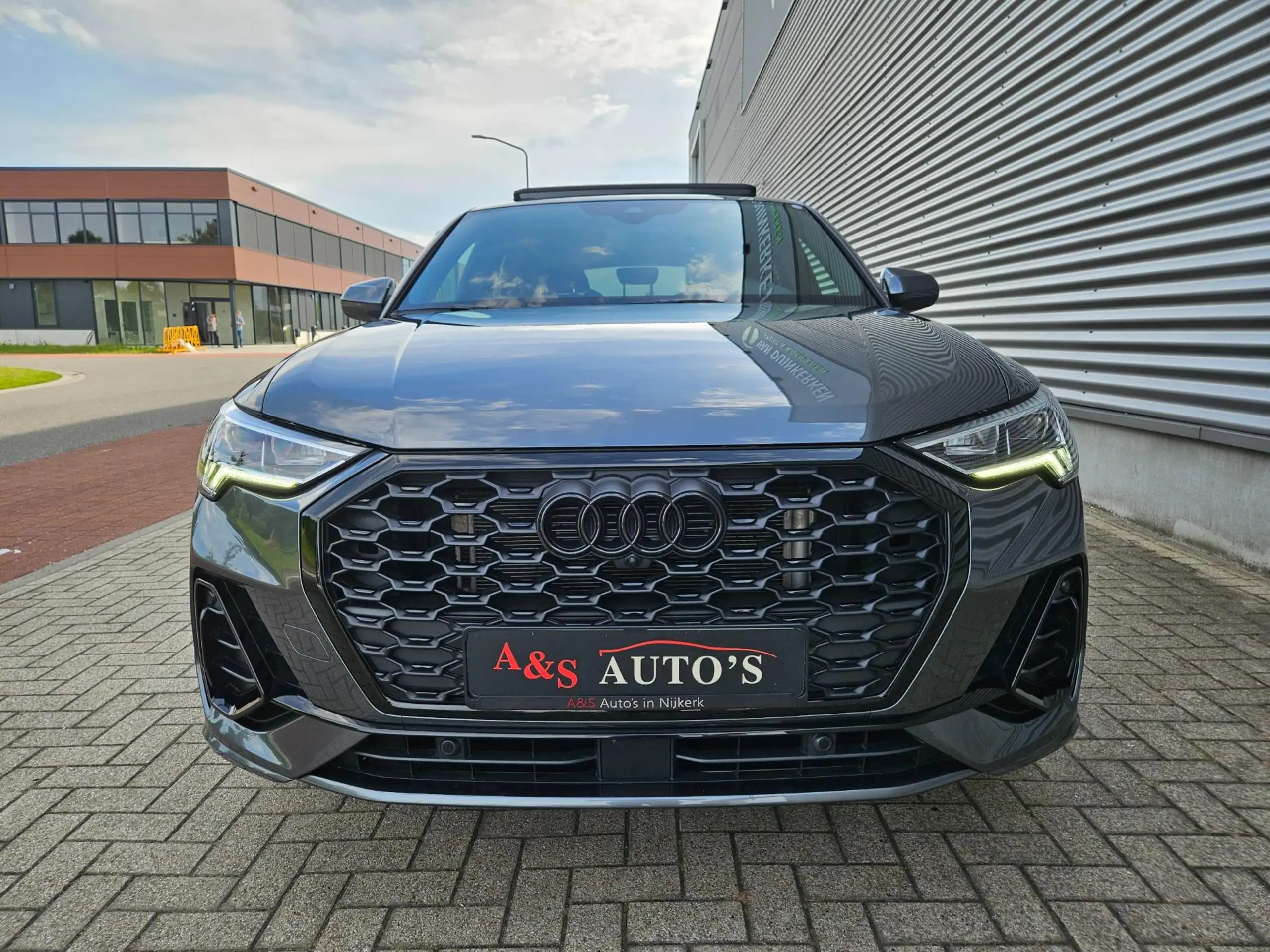 Audi - Q3