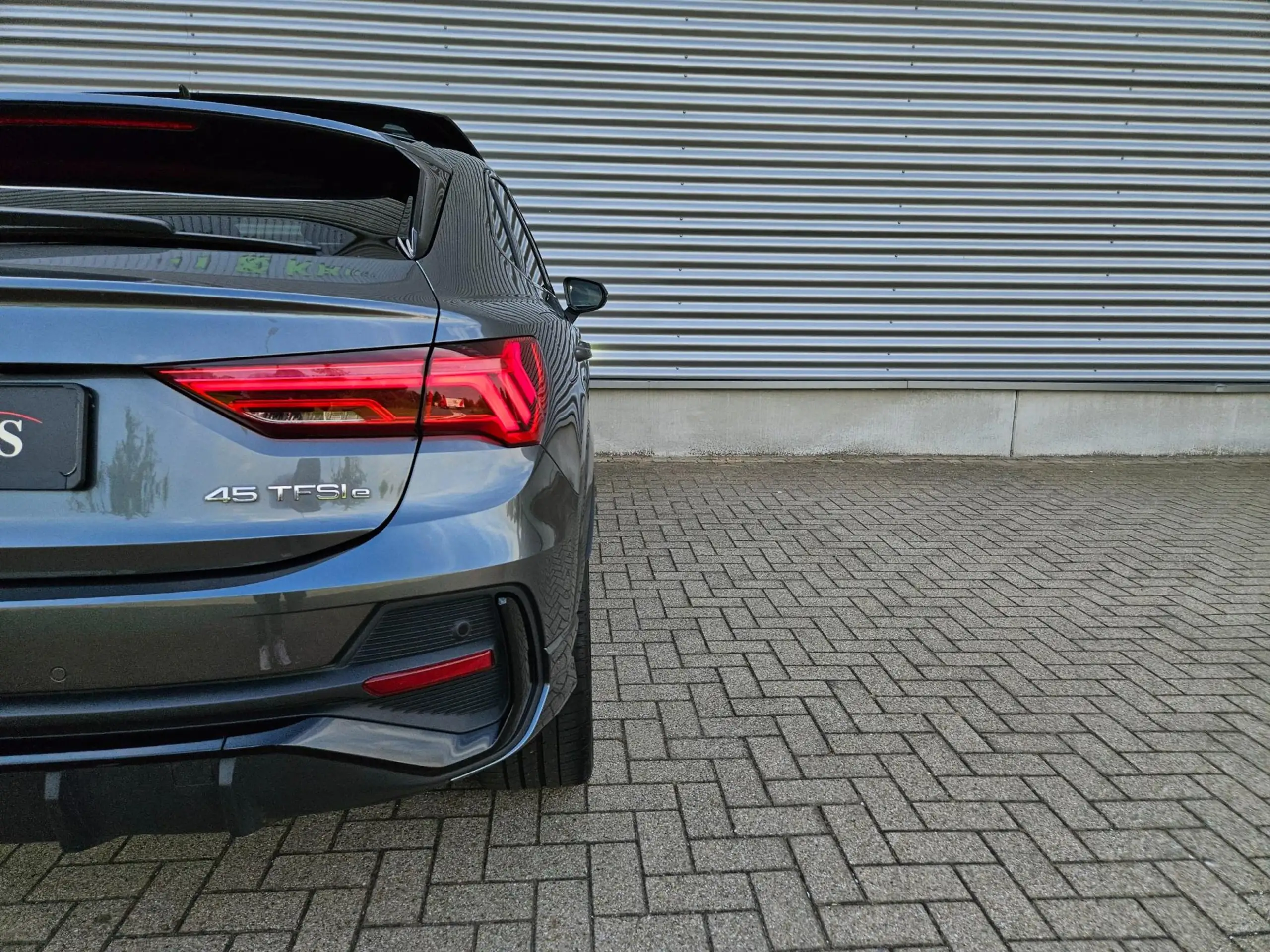 Audi - Q3