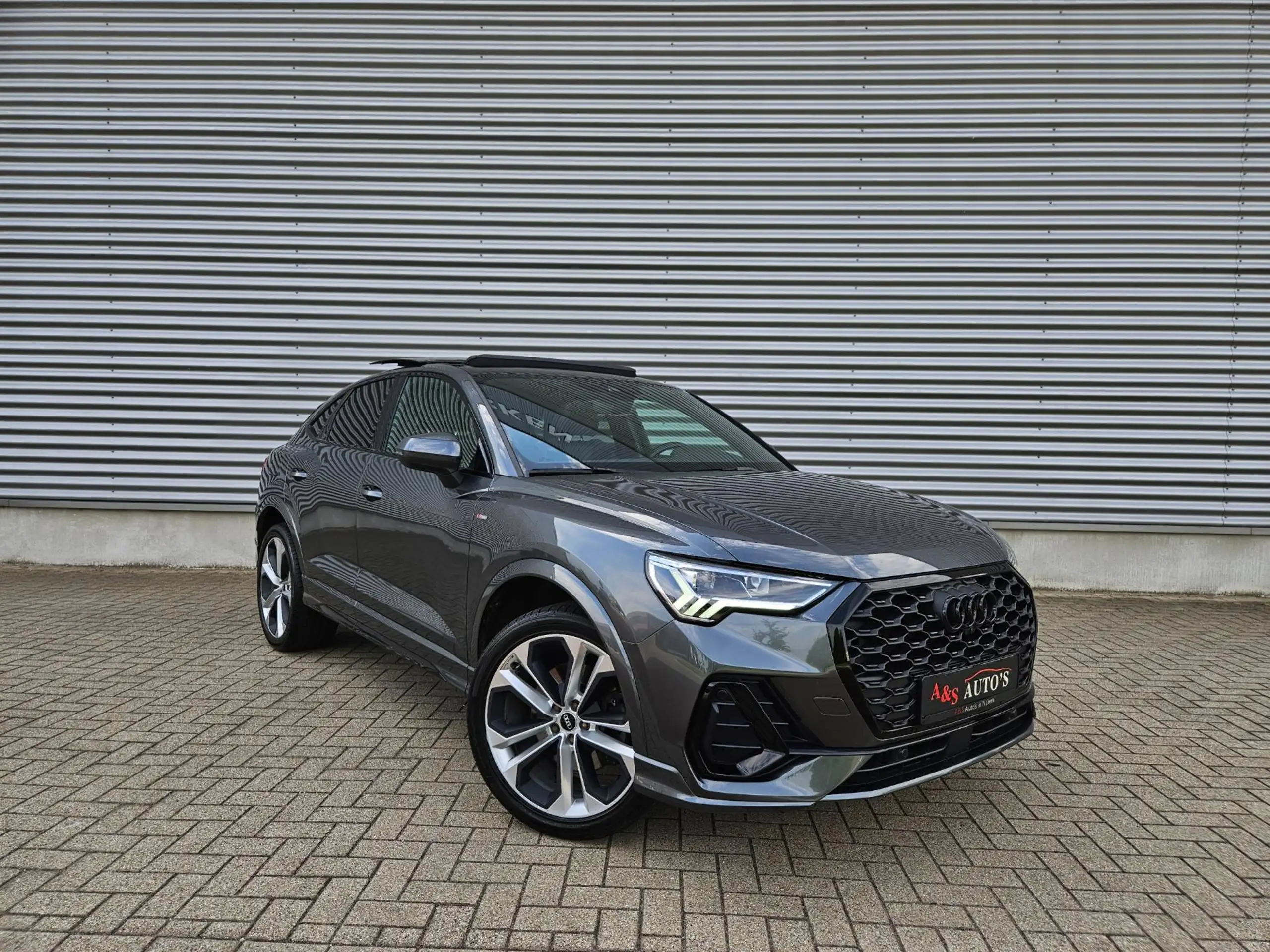 Audi - Q3