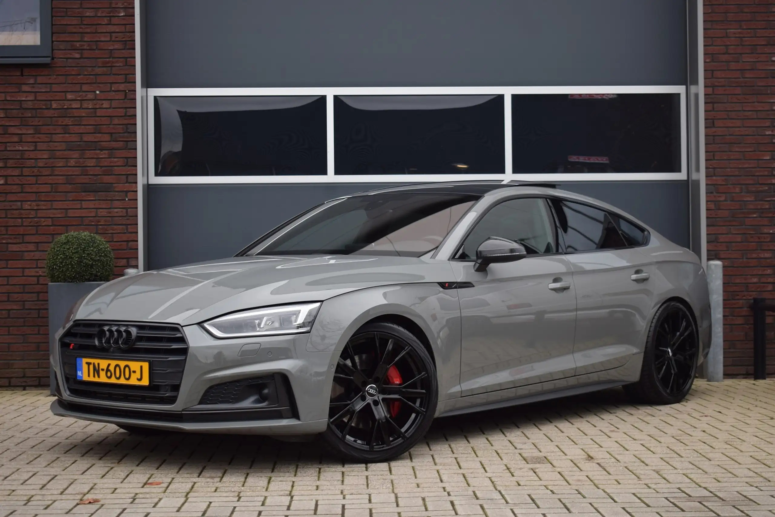 Audi - S5