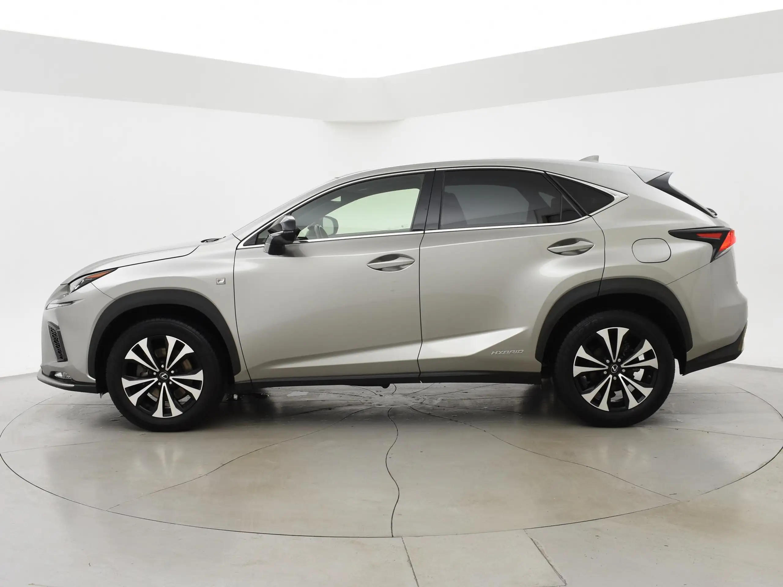 Lexus - NX 300h