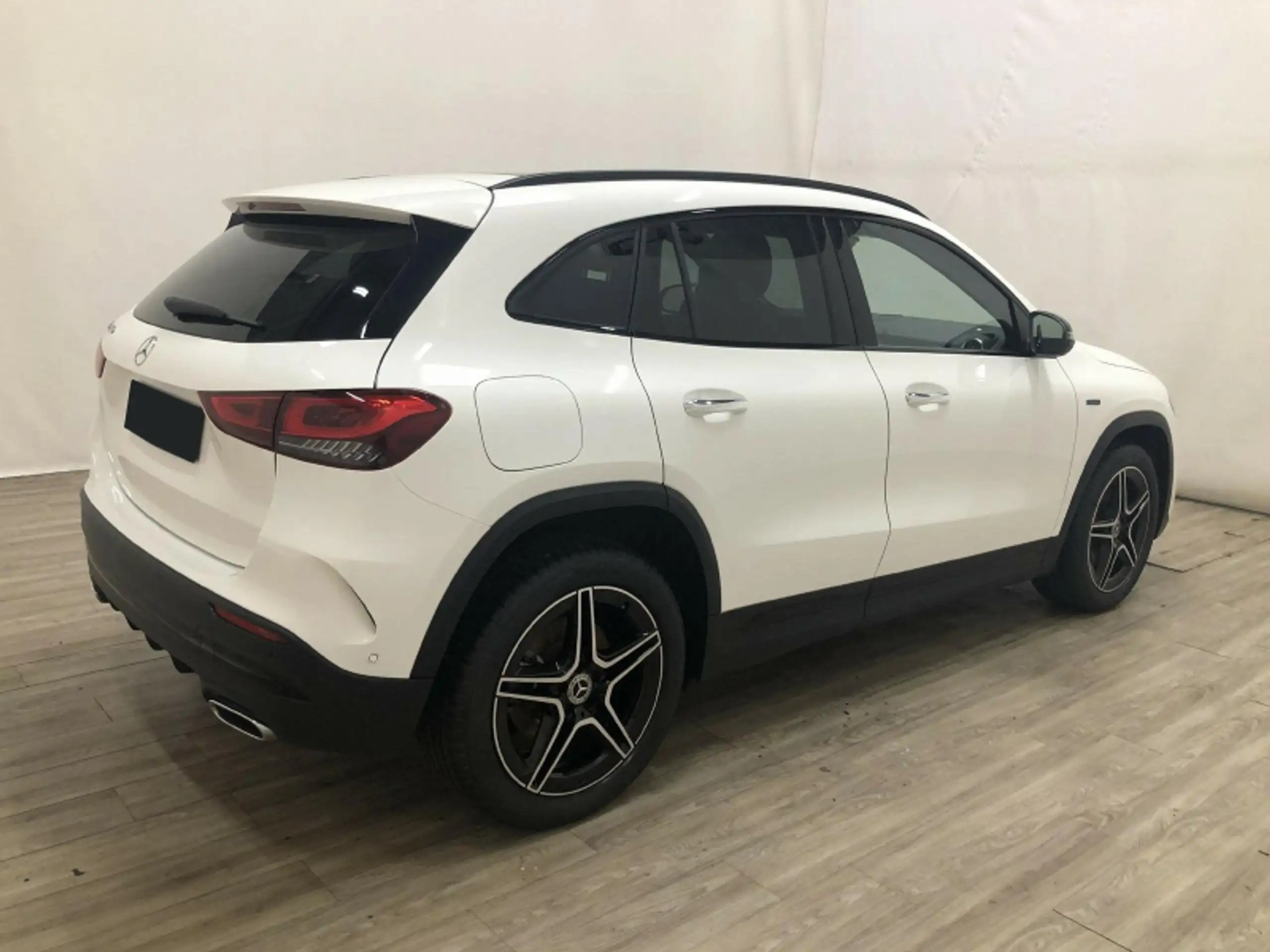 Mercedes-Benz - GLA 250