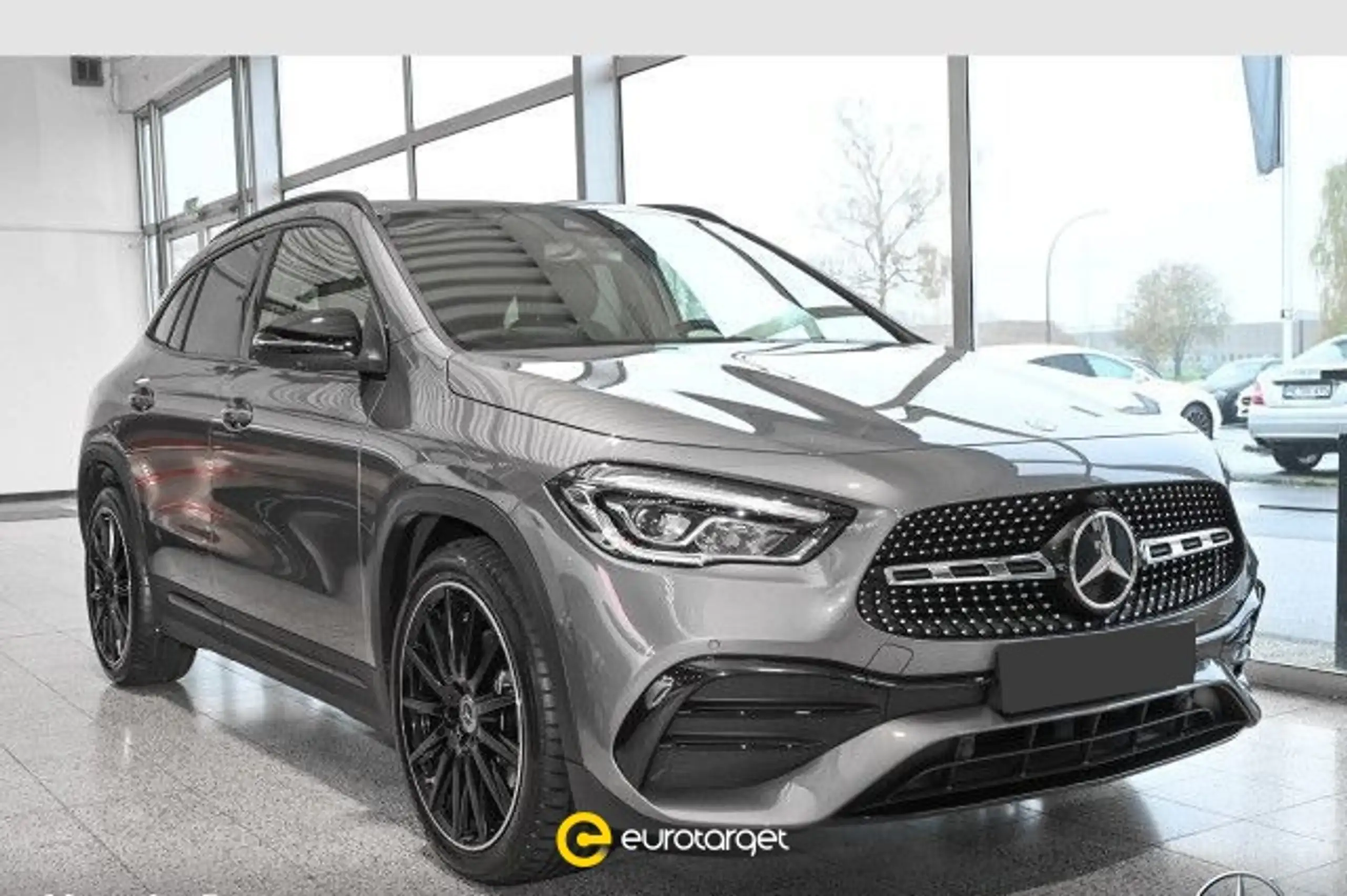 Mercedes-Benz - GLA 200