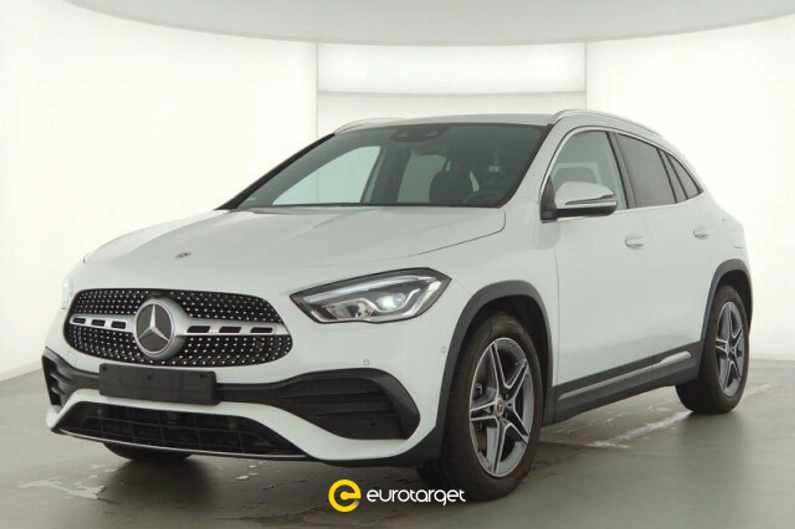 Mercedes-Benz - GLA 200