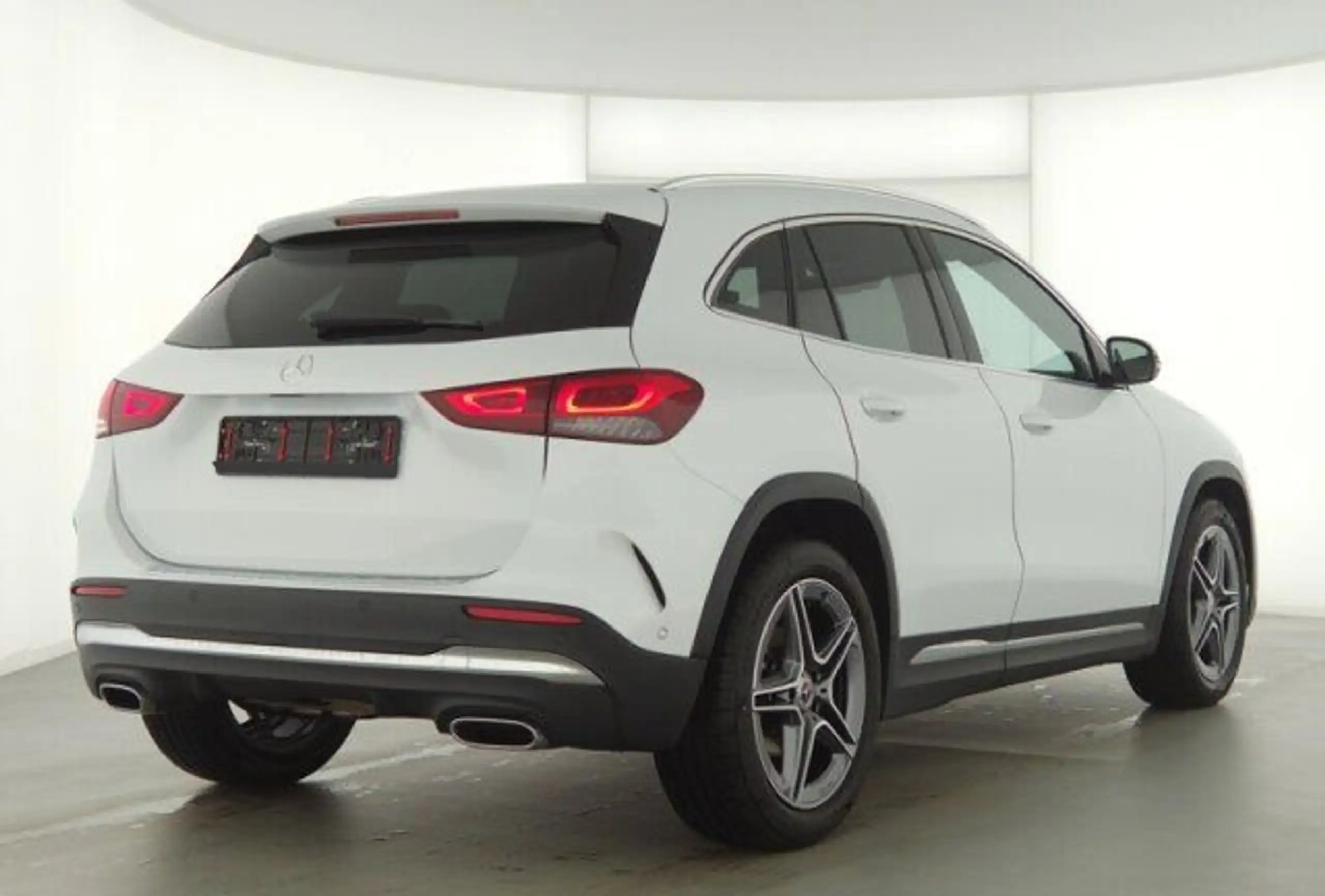 Mercedes-Benz - GLA 200