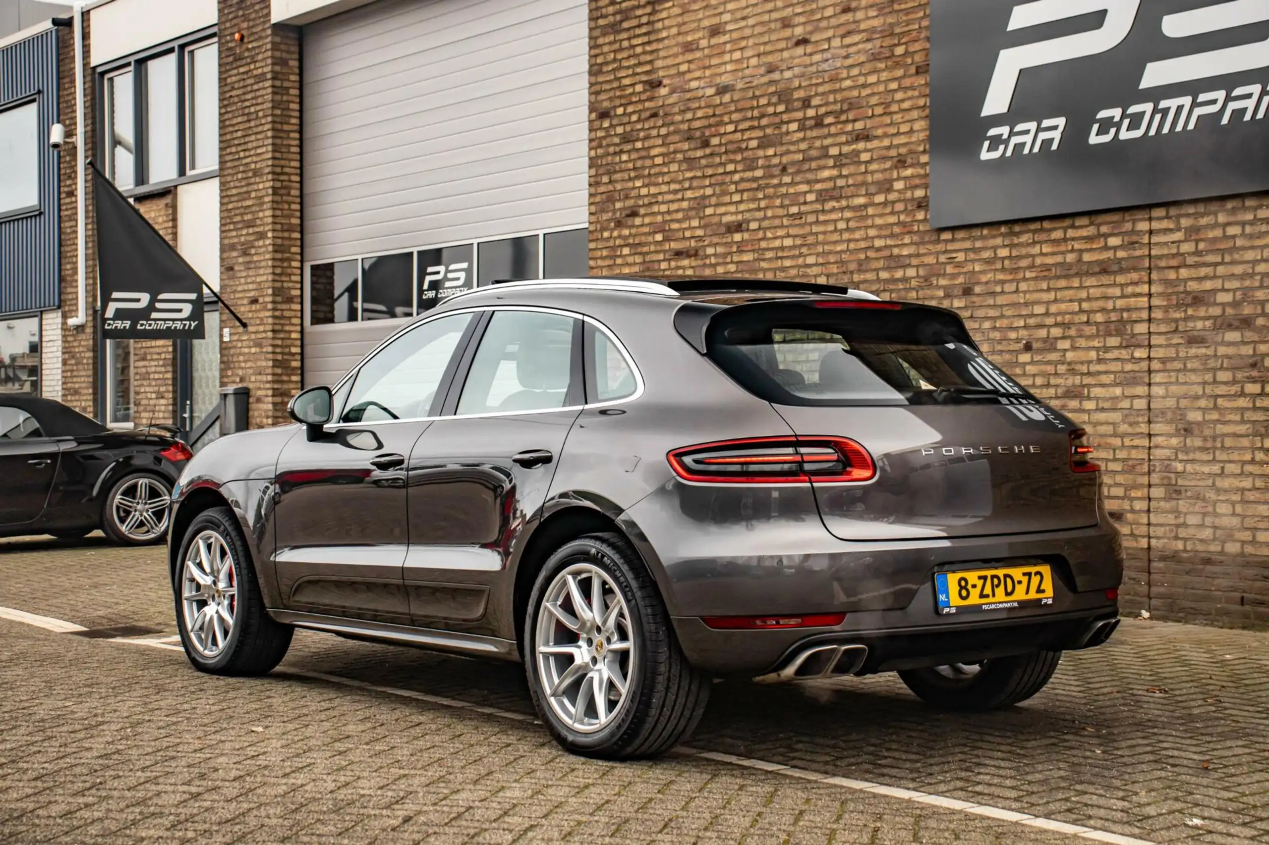 Porsche - Macan