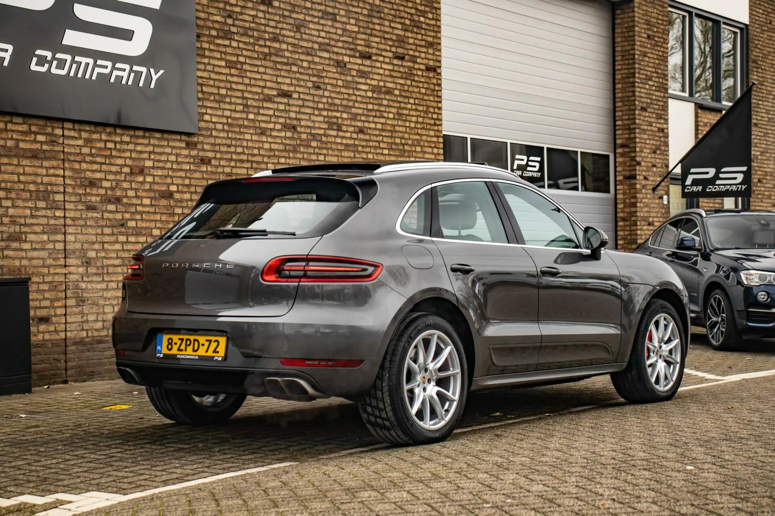 Porsche - Macan