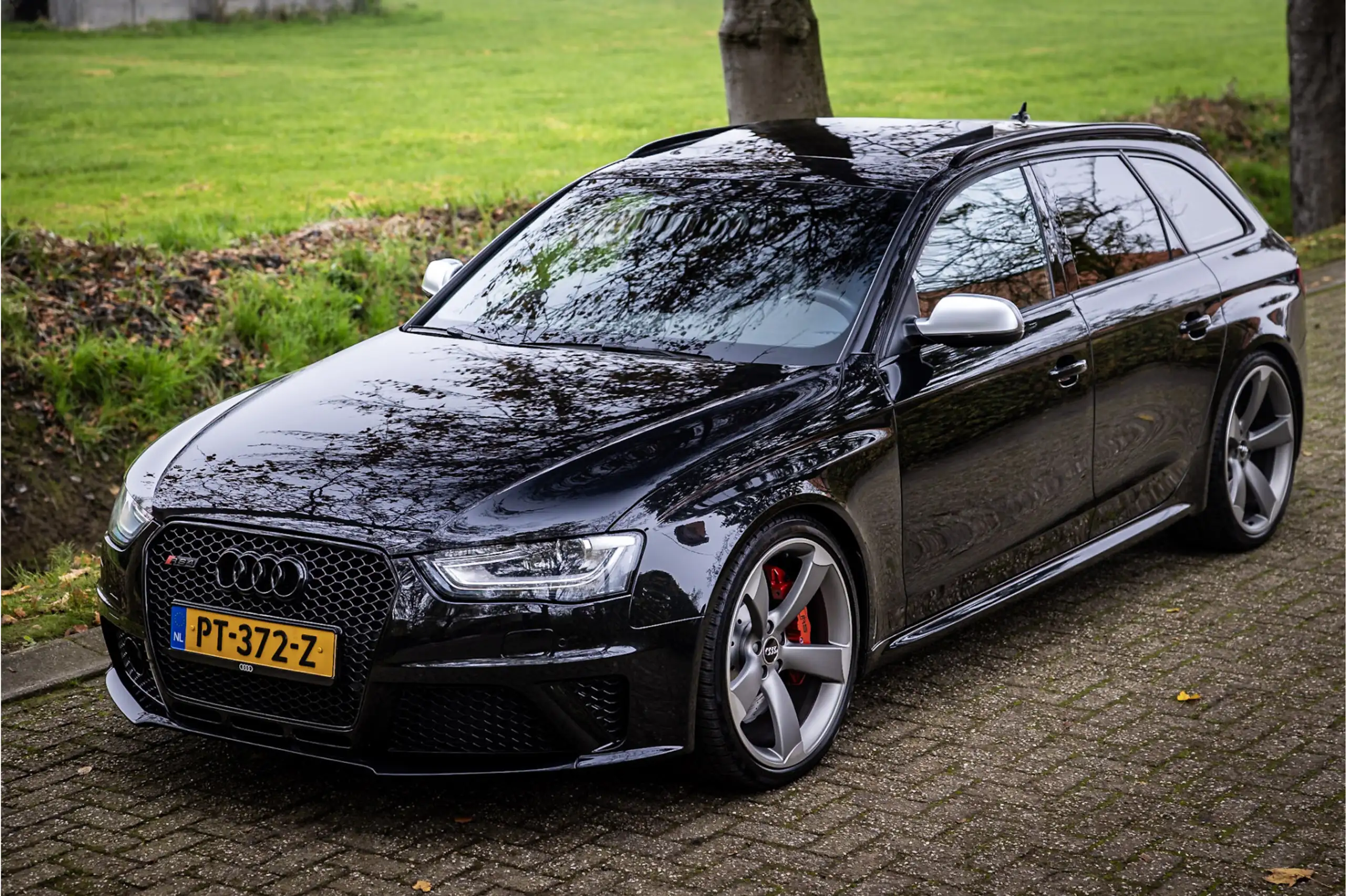 Audi - RS4