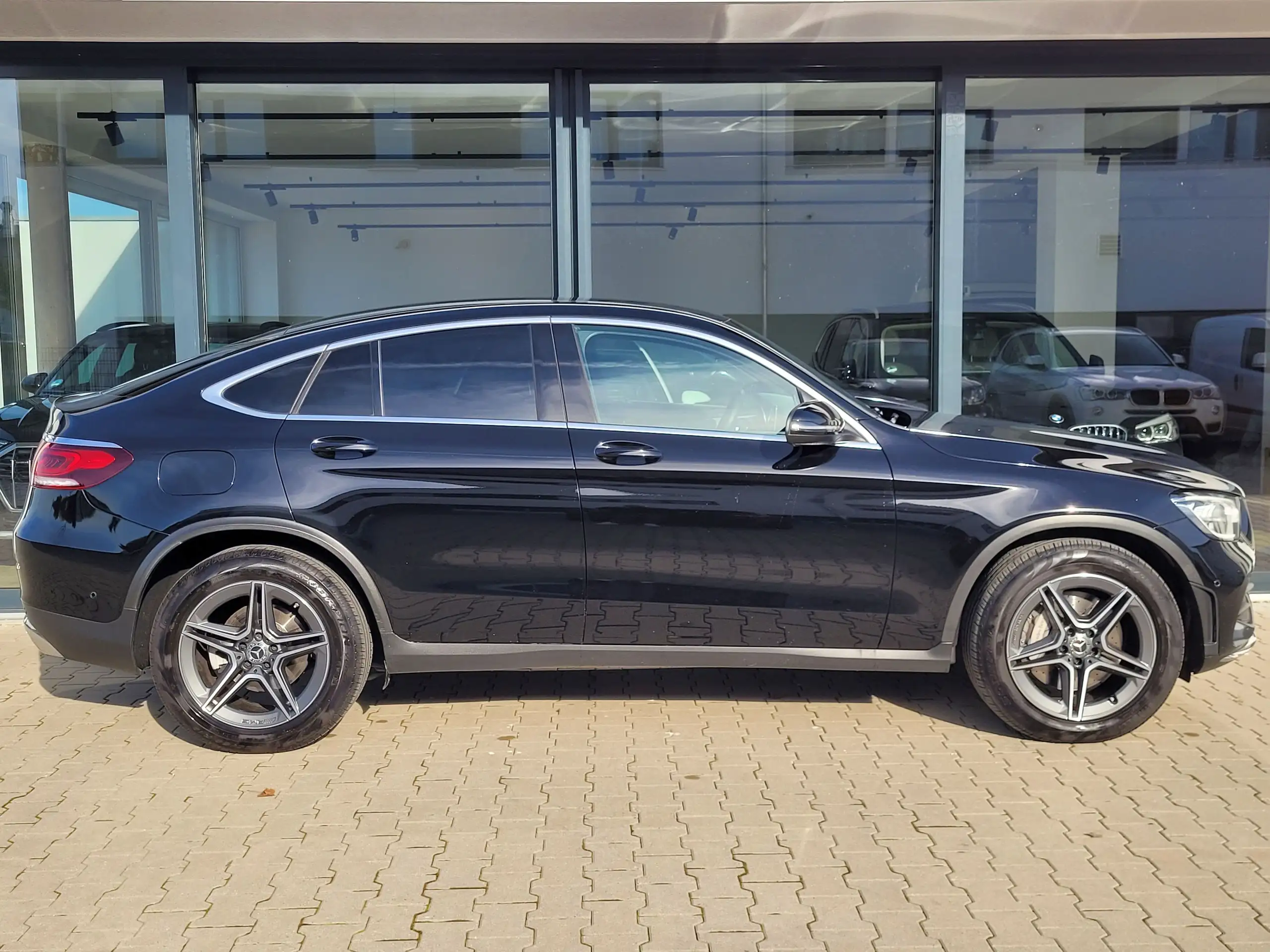 Mercedes-Benz - GLC 220