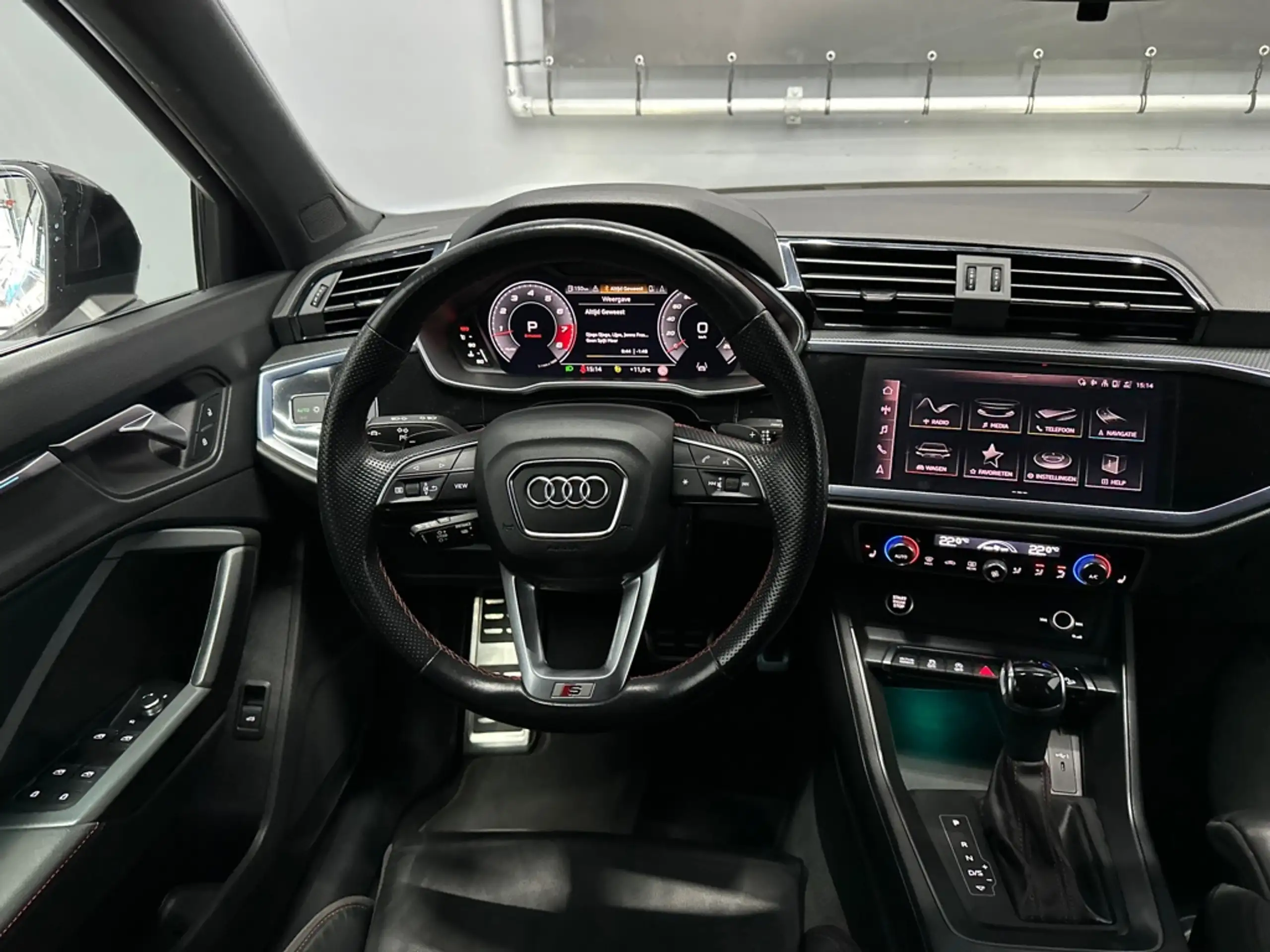 Audi - Q3