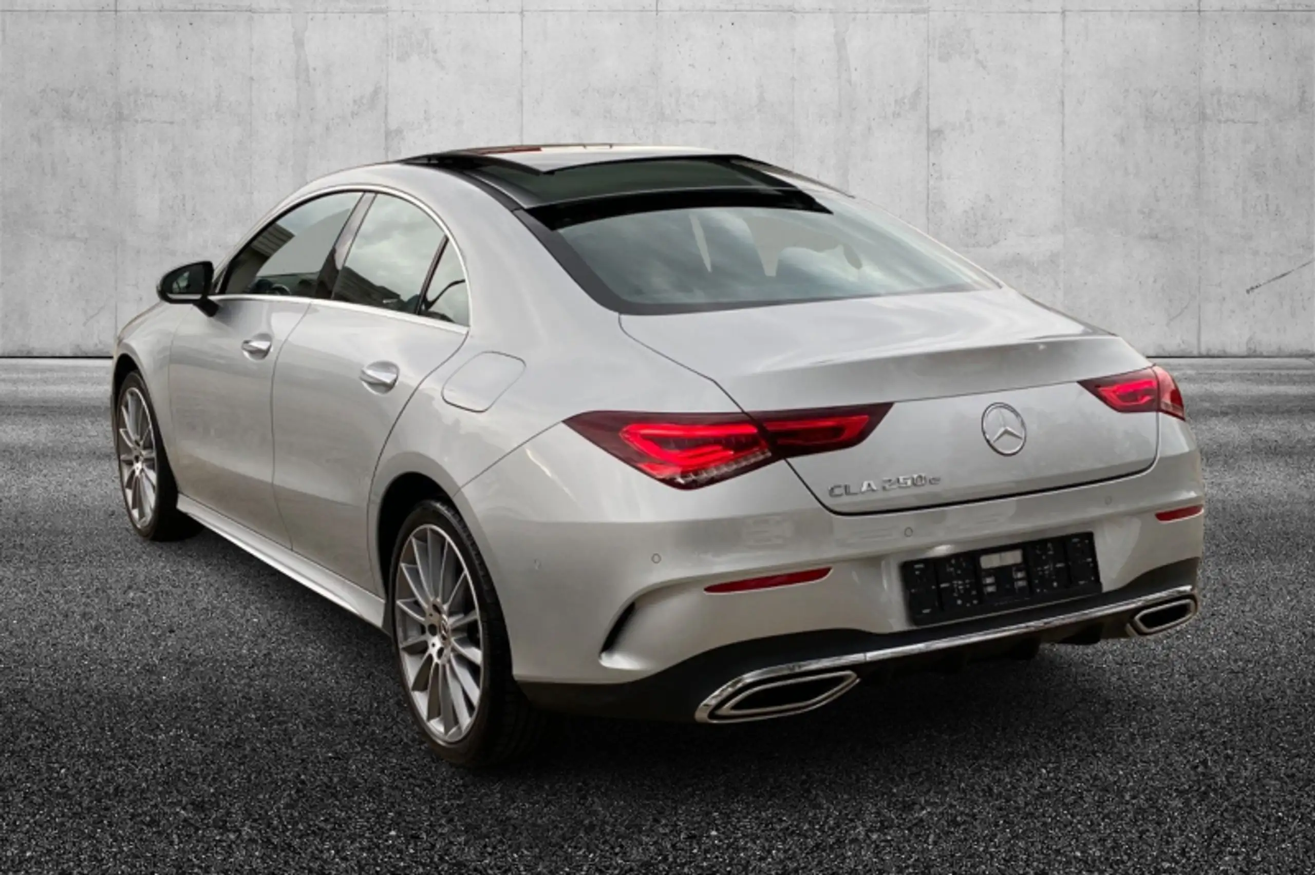 Mercedes-Benz - CLA 250