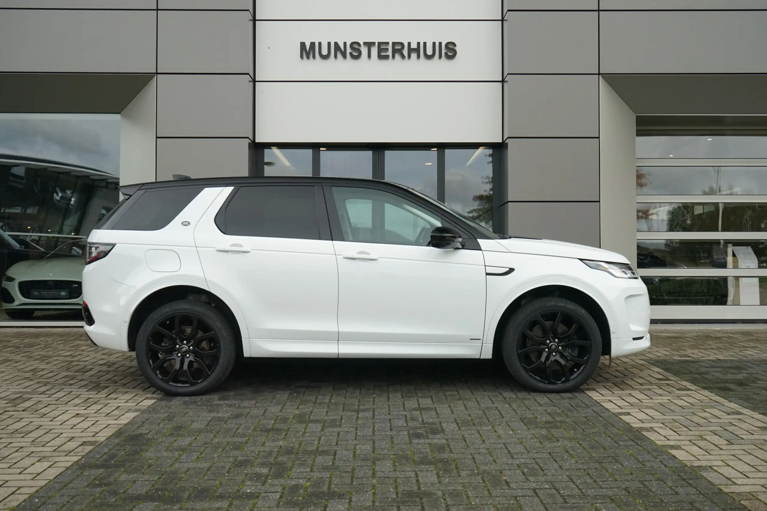 Land Rover - Discovery Sport