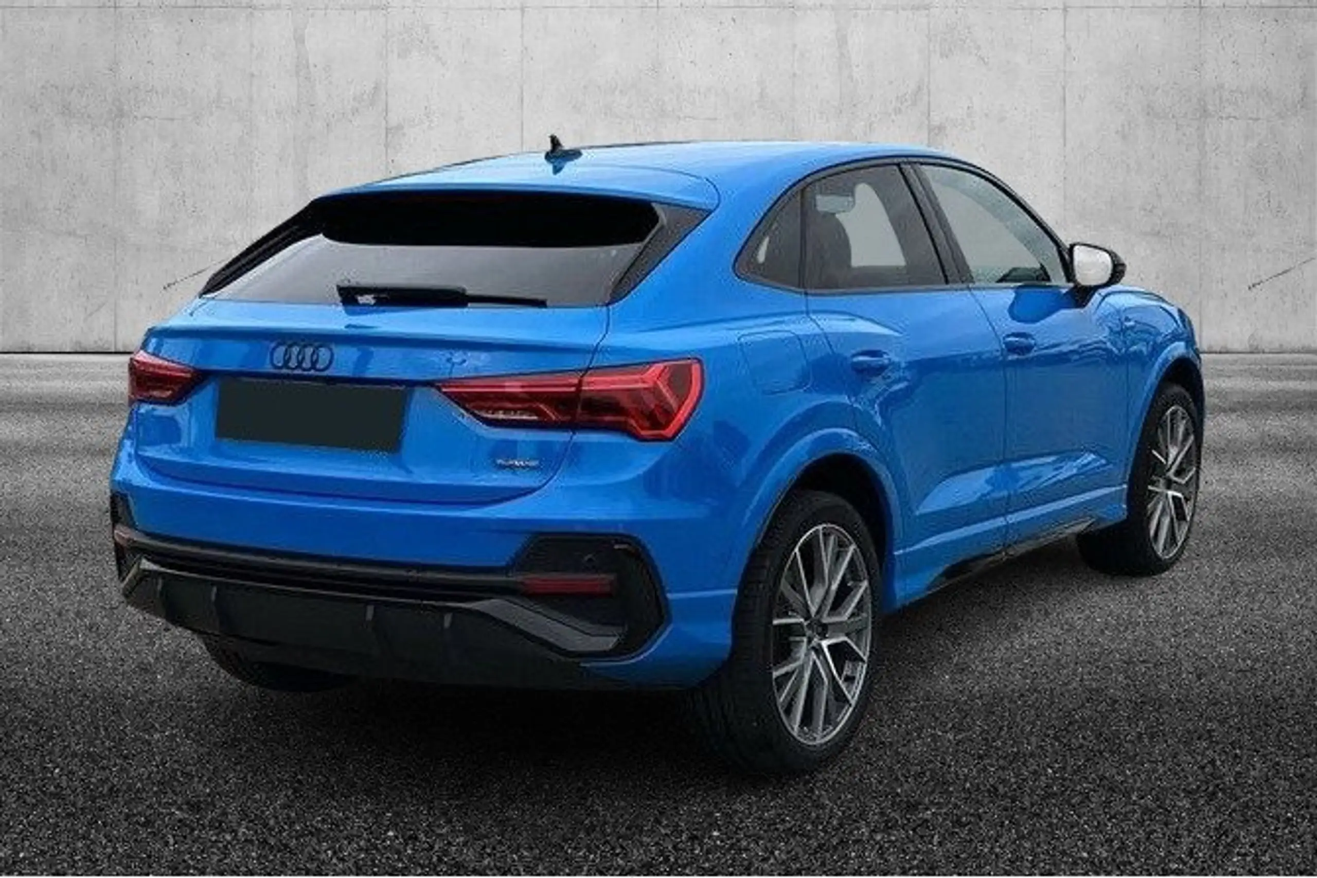 Audi - Q3