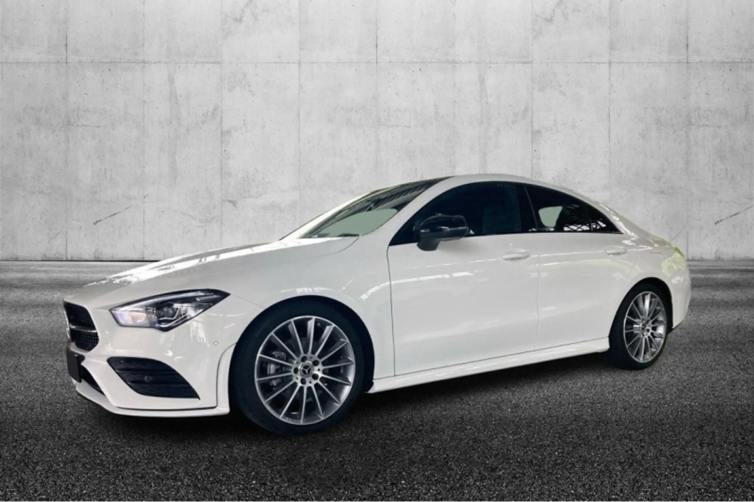 Mercedes-Benz - CLA 200