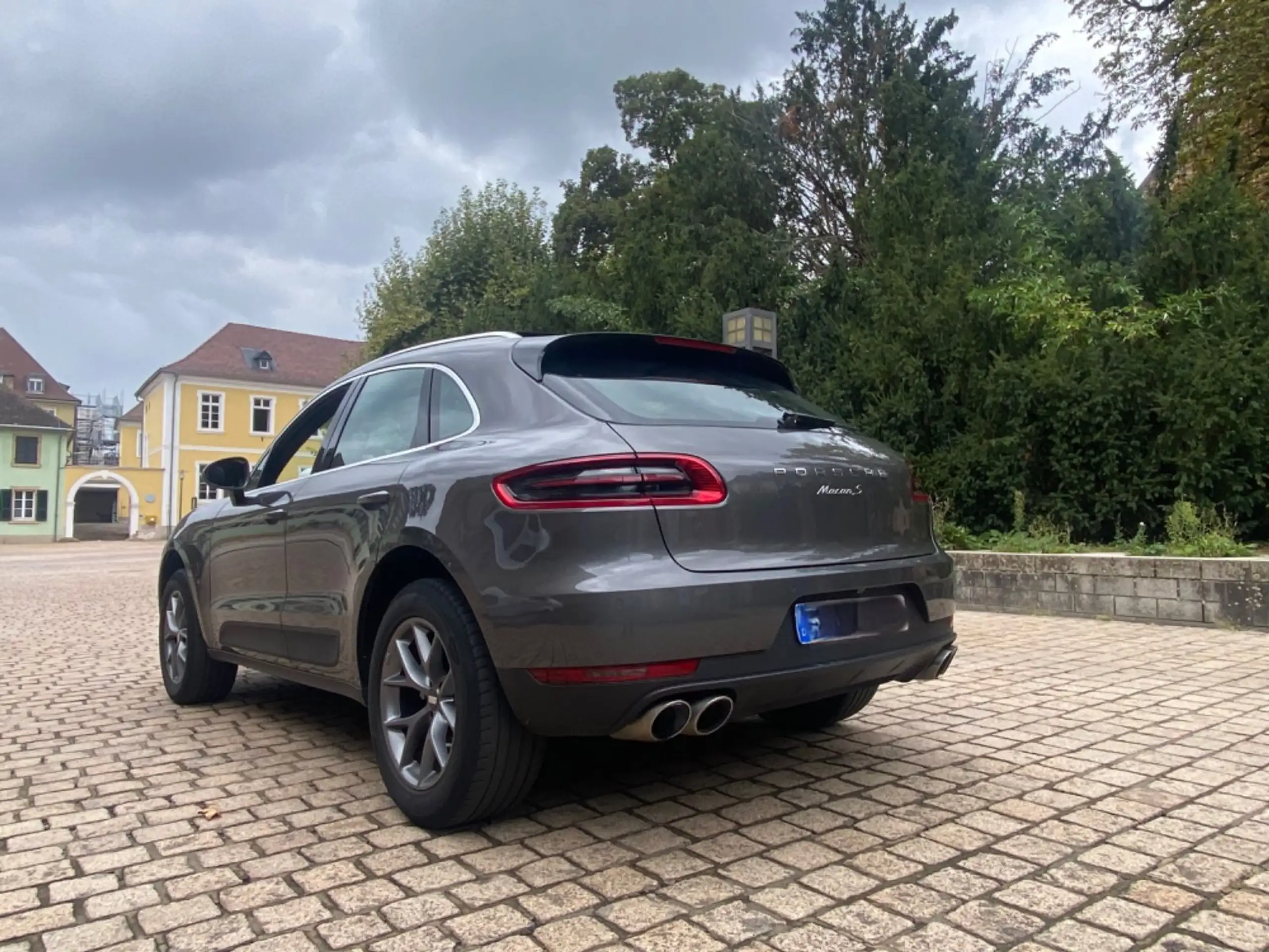 Porsche - Macan