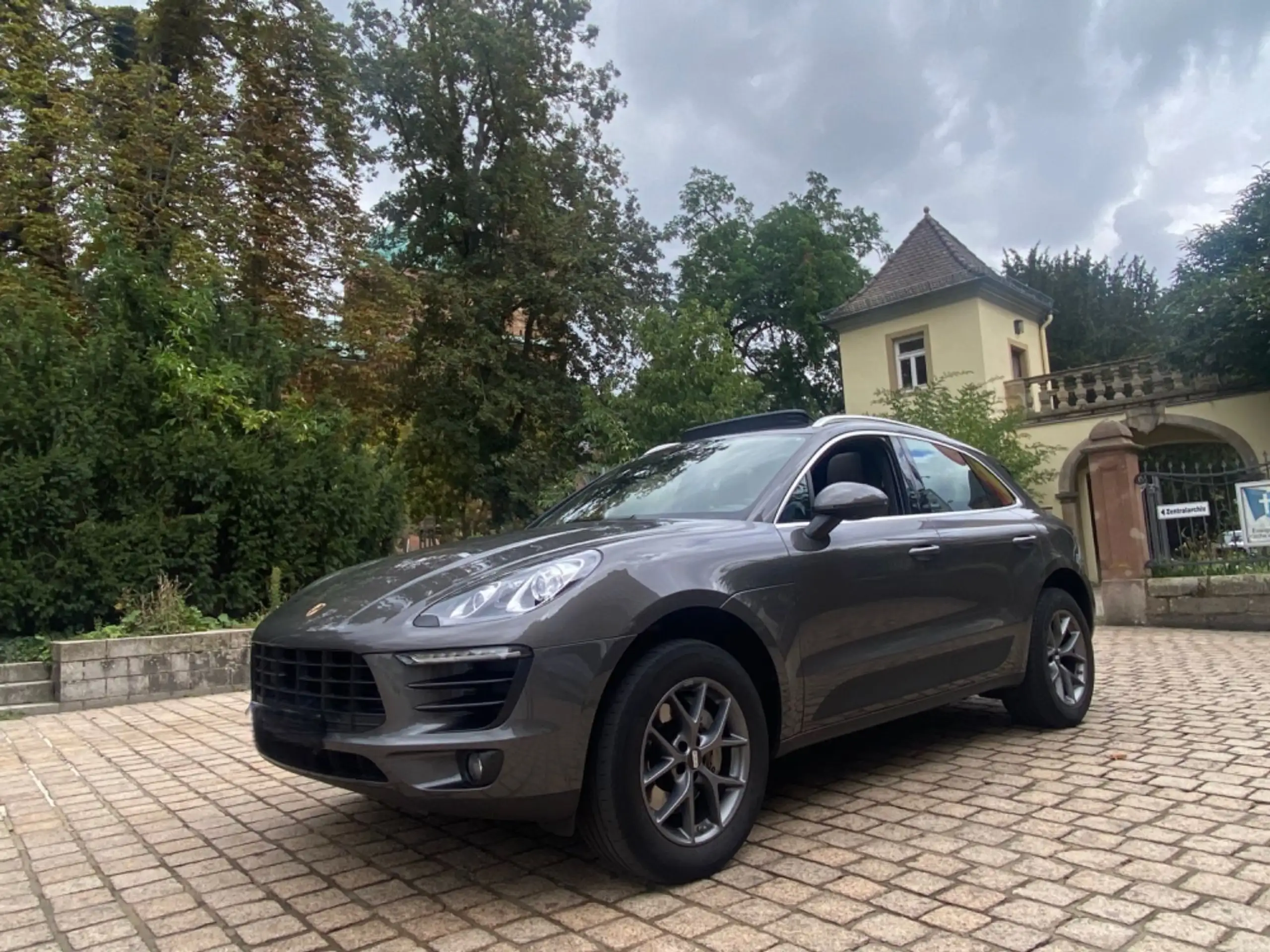 Porsche - Macan